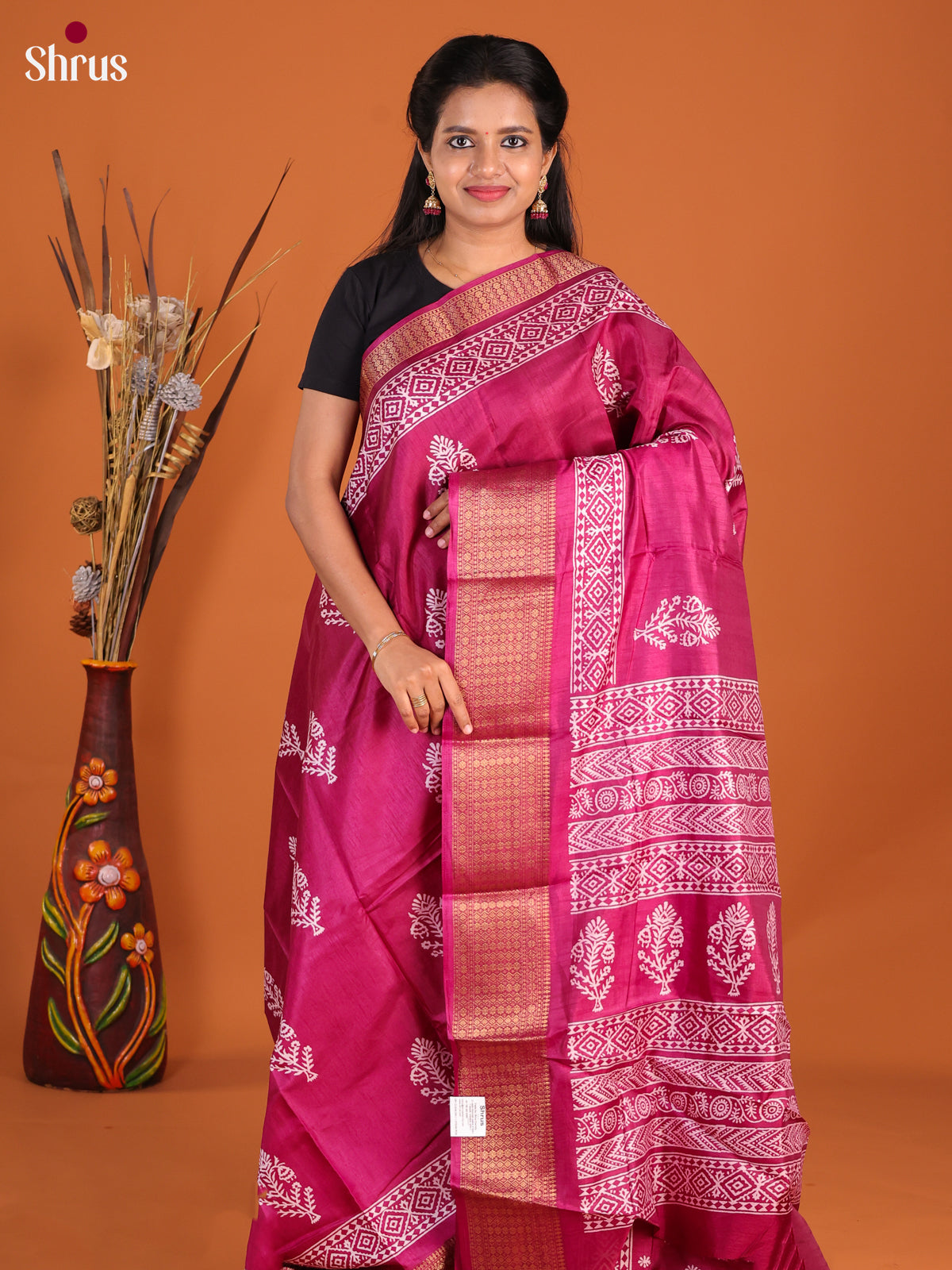 DHS09167 - Semi Crepe Saree - Shop on Shrus.com