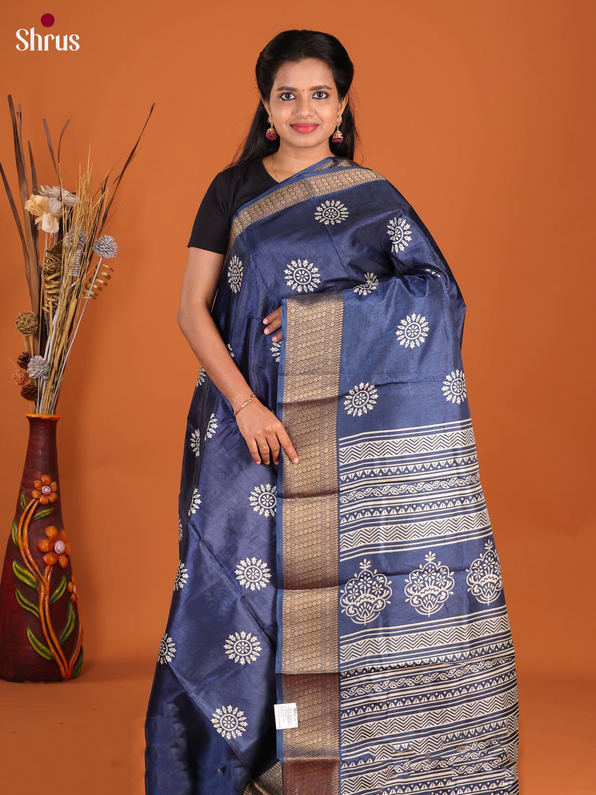 DHS09171 - Semi Crepe Saree - Shop on Shrus.com