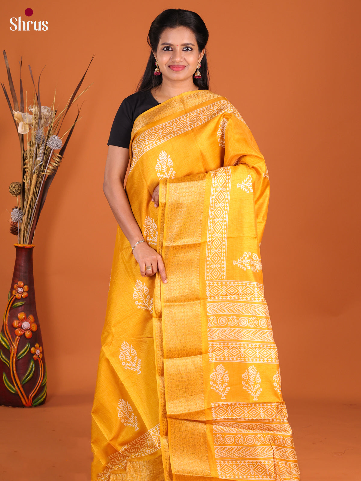 DHS09174 - Semi Crepe Saree - Shop on Shrus.com