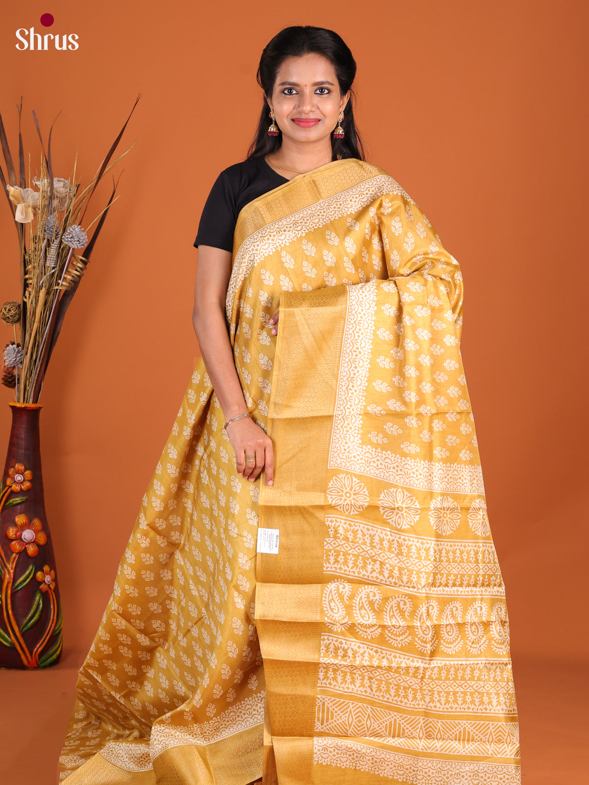 DHS09178 - Semi Crepe Saree - Shop on Shrus.com