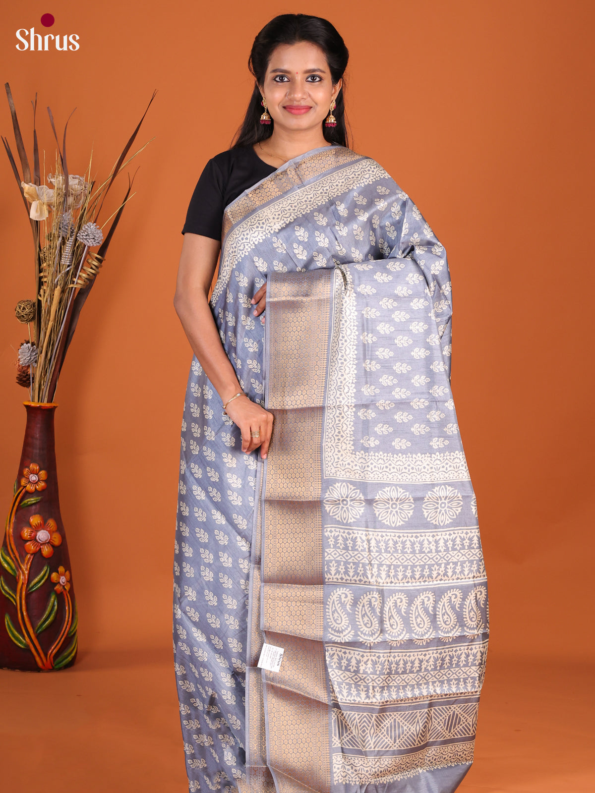 DHS09185 - Semi Crepe Saree - Shop on Shrus.com