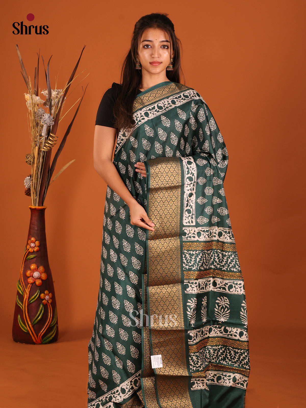 DHS09210 - Semi Crepe Saree