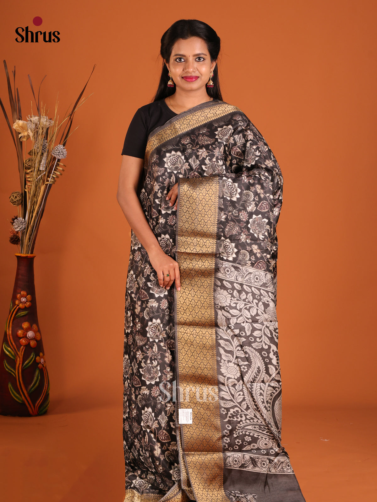 DHS09269 - Semi Crepe Saree - Shop on Shrus.com
