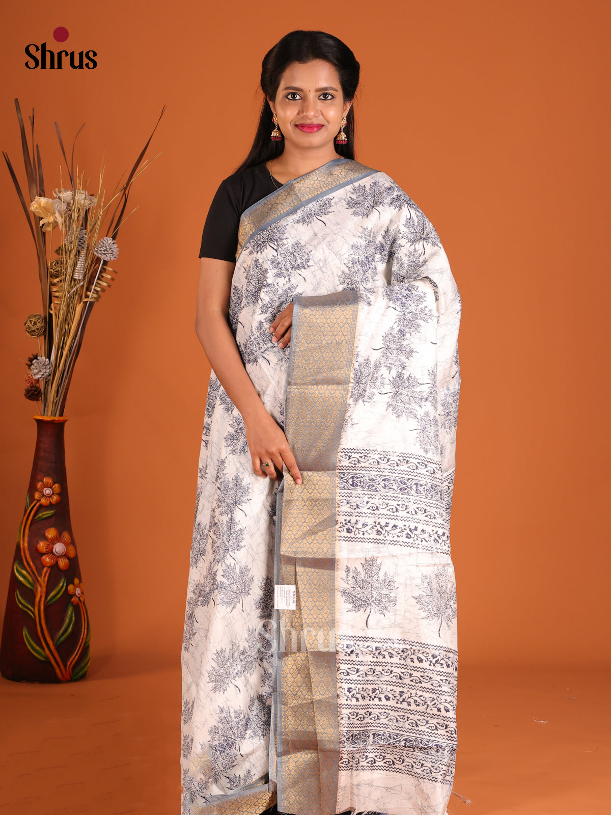 DHS09278 - Semi Crepe Saree - Shop on Shrus.com