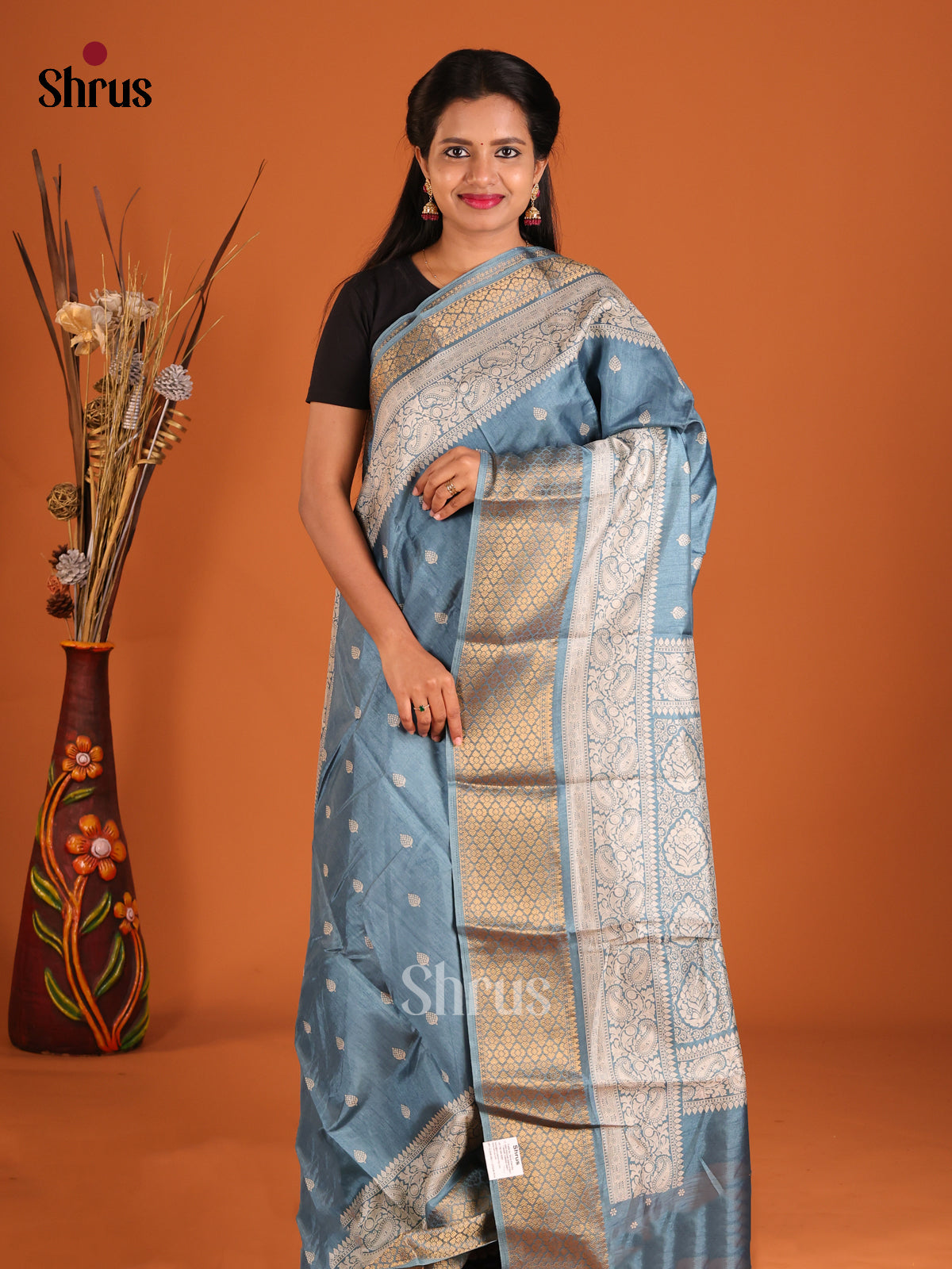 DHS09297 - Semi Crepe Saree - Shop on Shrus.com