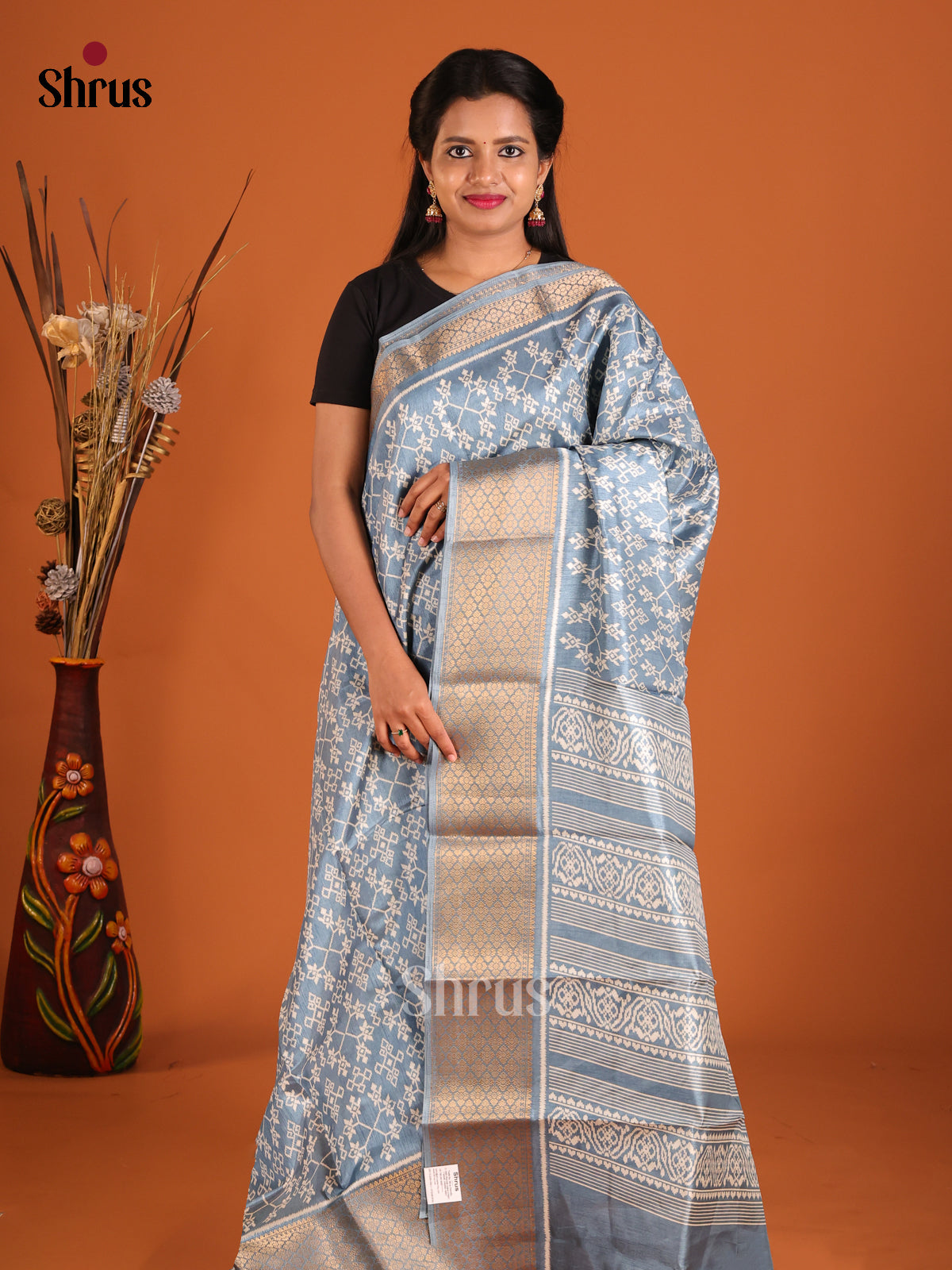DHS09345 - Semi Crepe Saree - Shop on Shrus.com