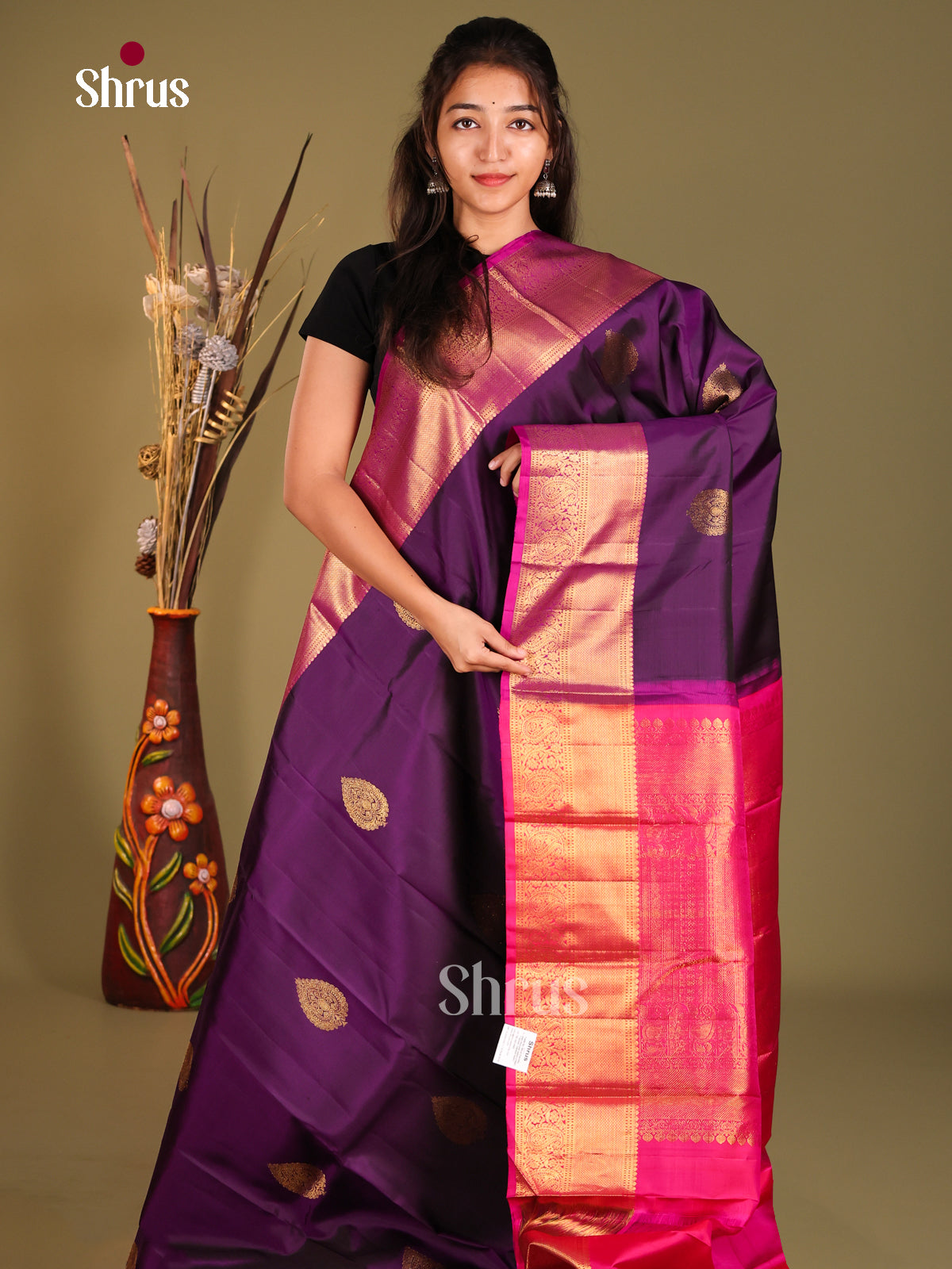 Chic Violet Kanchipuram Silk Saree with Thilagam Motifs & rich Pink zari border