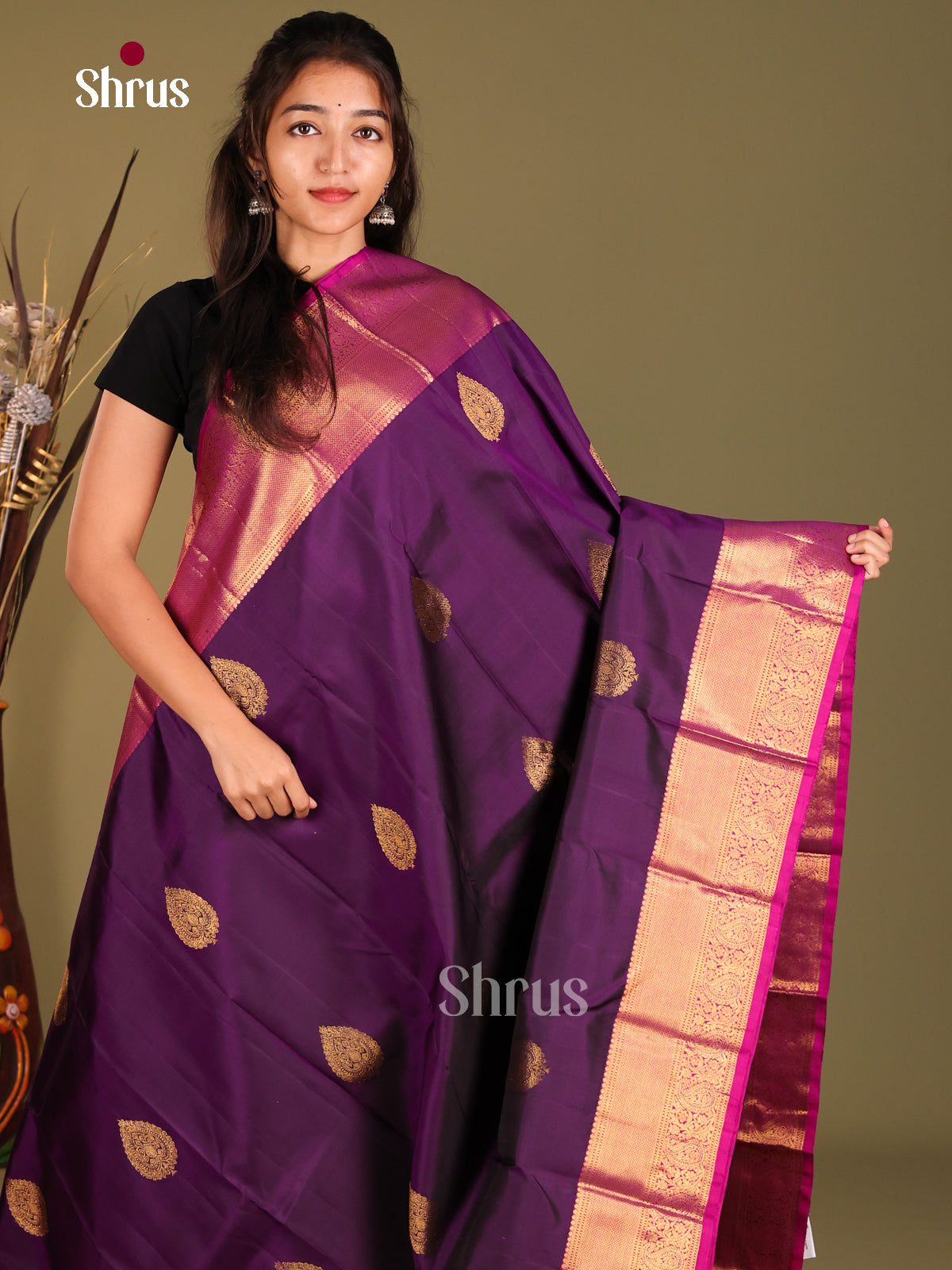 Chic Violet Kanchipuram Silk Saree with Thilagam Motifs & rich Pink zari border -1
