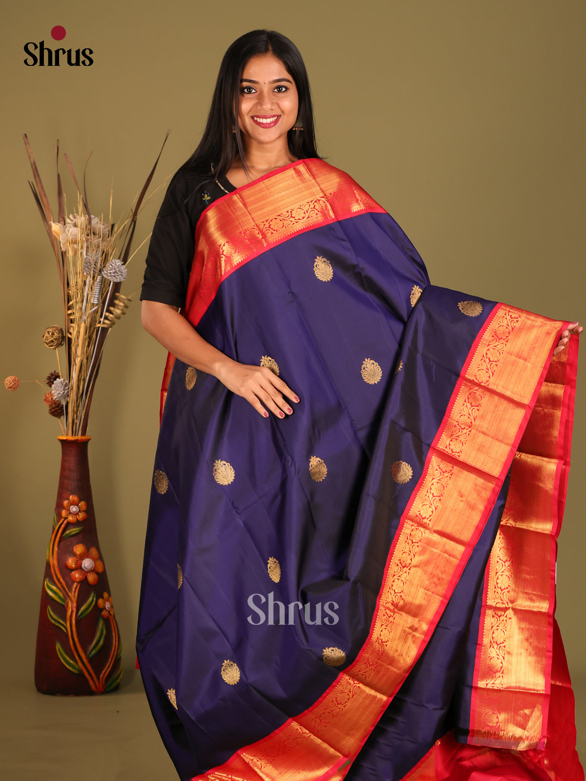 Timeless Blue Kanchipuram Silk Saree with golden Motifs & Red ZAri Woven Border 1