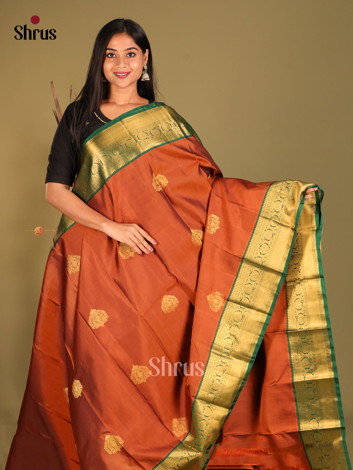 Classy Rust Korvai Kanchipuram Silk Saree With Golden Motifs & Rich Green Zari Border 1