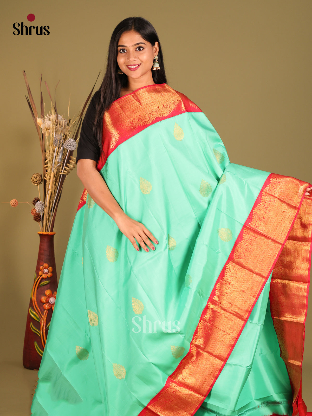 Pastel Green & Red Kanchipuram Korvai Butta Saree gleams with thilagam motifs - Shop on Shrus.com