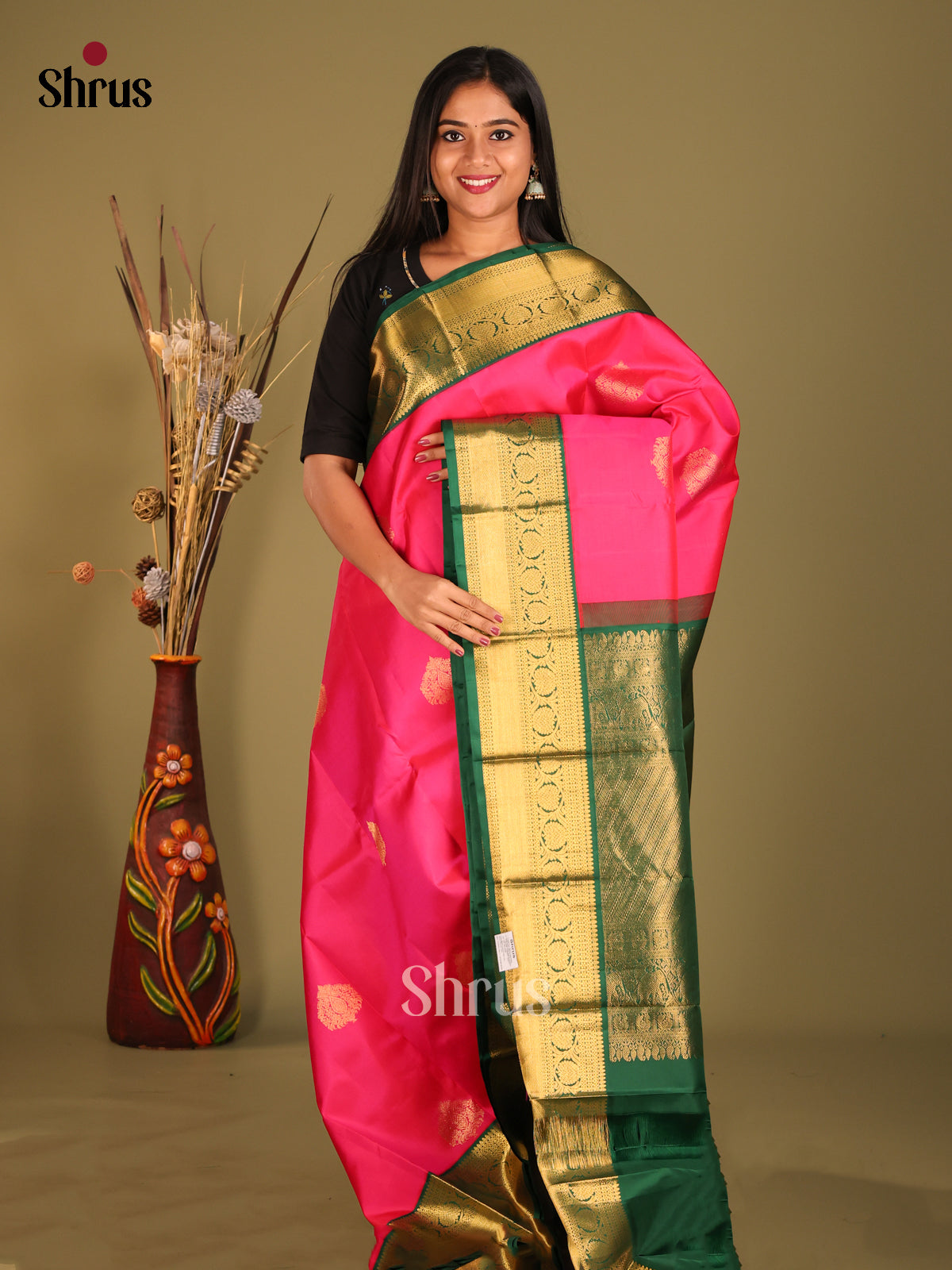 Regal Pink Kanchipuram Silk Saree with golden motifs & Green Zari Woven Brocade Pallu