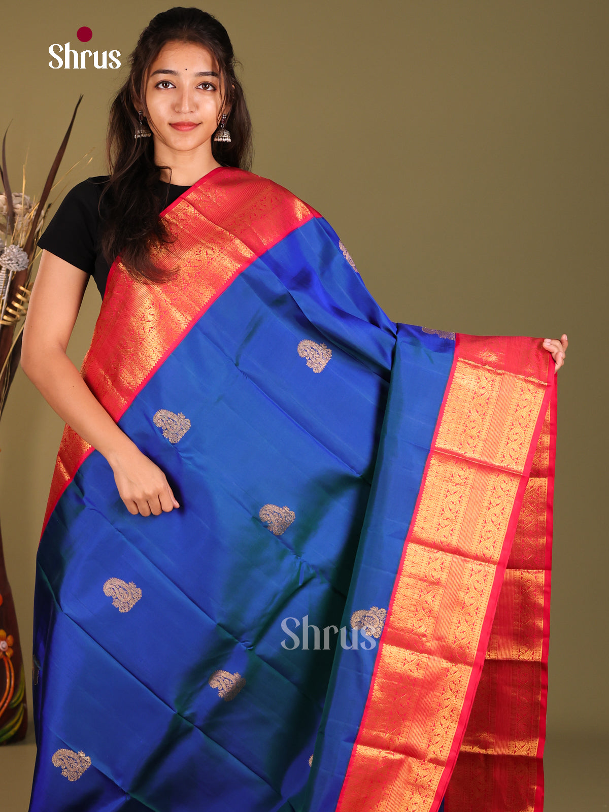 Regal Blue Kanjivaram Saree with zari paisleys butta & Red Brocade Pallu 1
