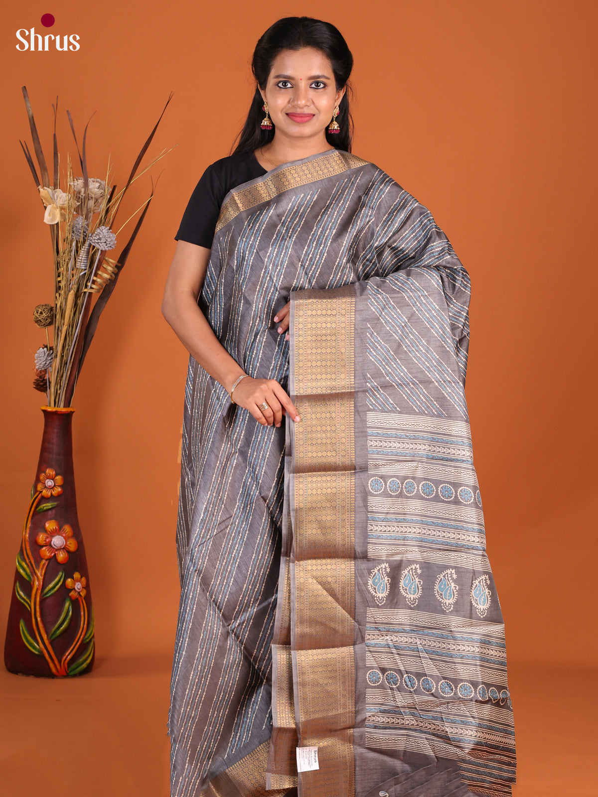 Grey - Semi Crepe Saree - Shop on Shrus.com