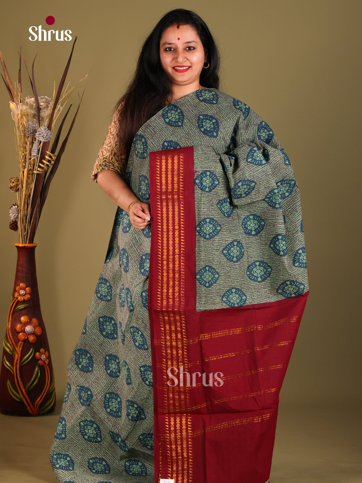 Green & Red - Sungudi Cotton Saree