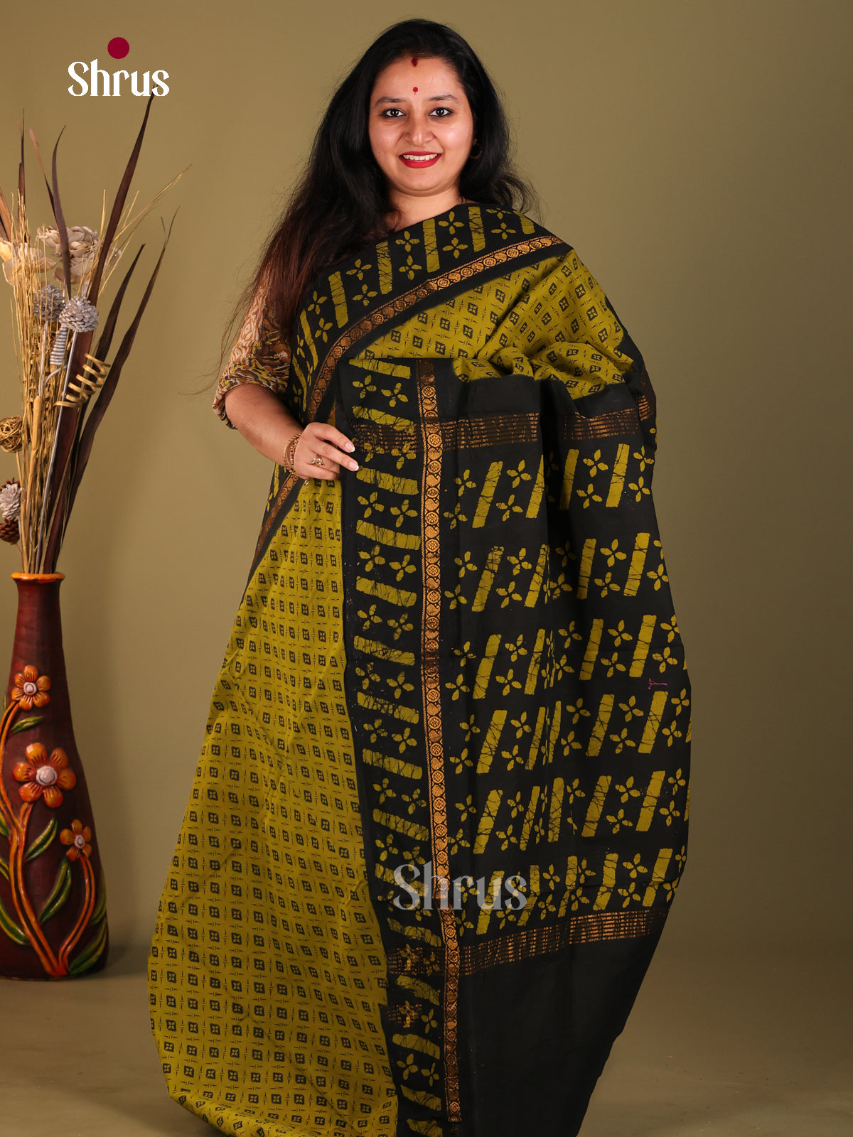 Mehandi Green & Green- Sungudi Cotton Saree - Shop on Shrus.com