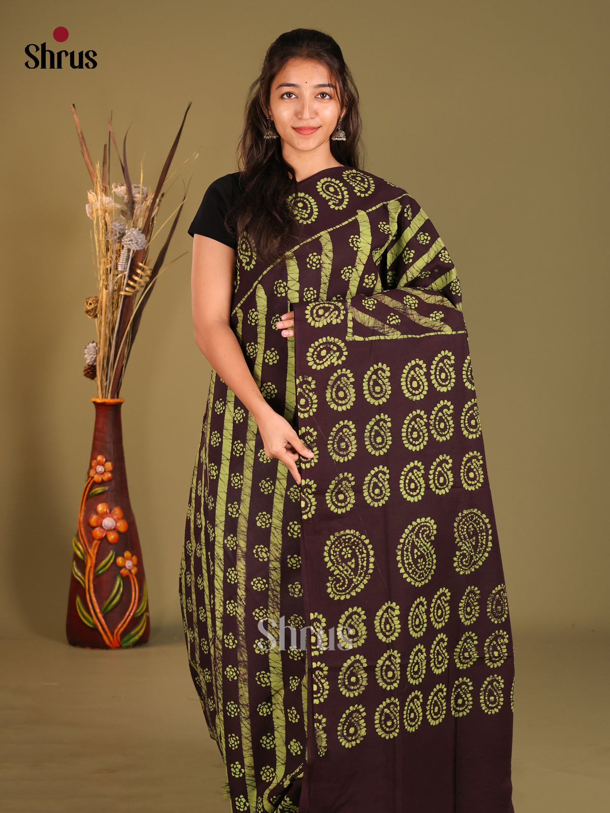 Brown & Green- Sungudi Cotton Saree
