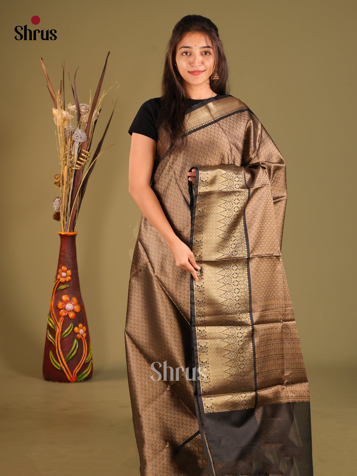 DHS11635 - Tanchoi Saree - Shop on Shrus.com