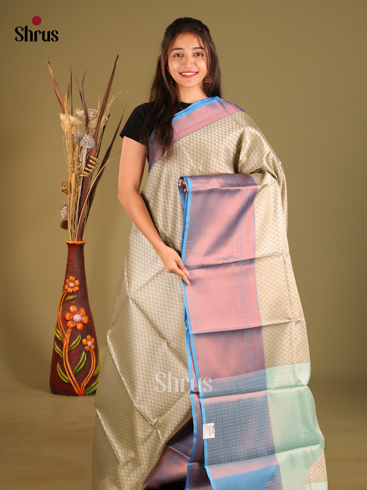 DHS11639 - Tanchoi Saree - Shop on Shrus.com