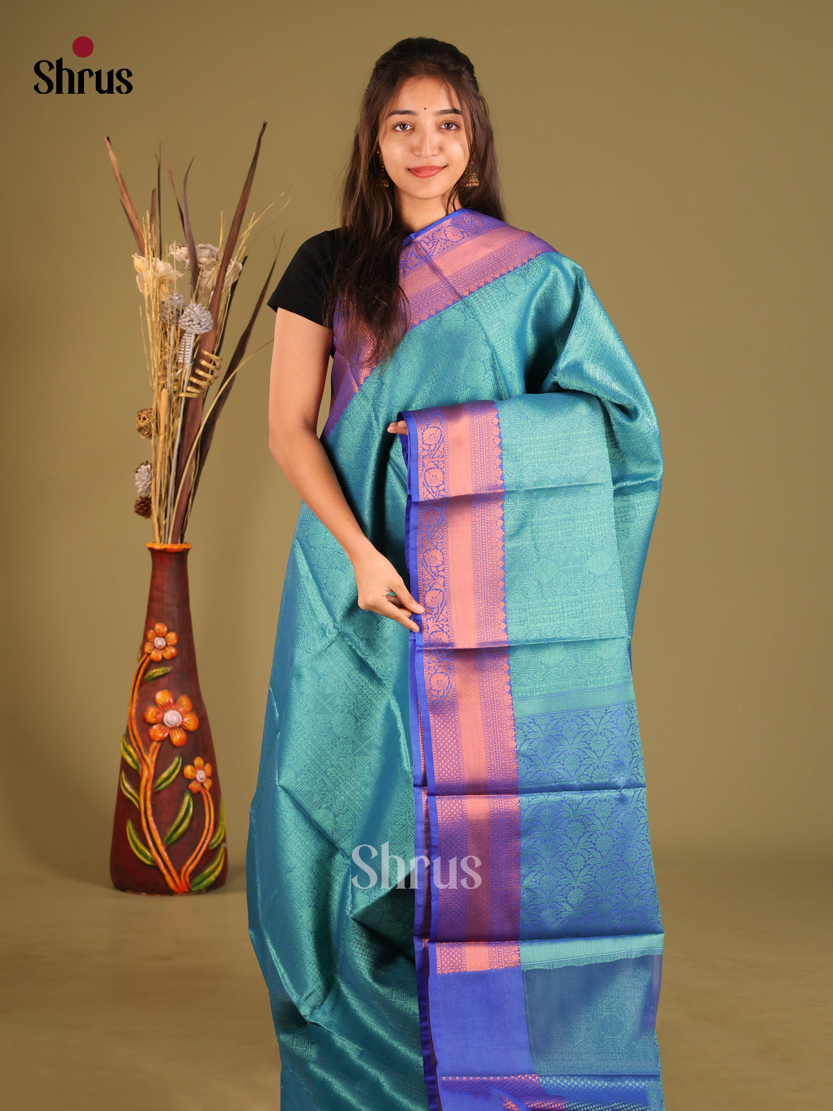 DHS11846 - Tanchoi Saree - Shop on Shrus.com