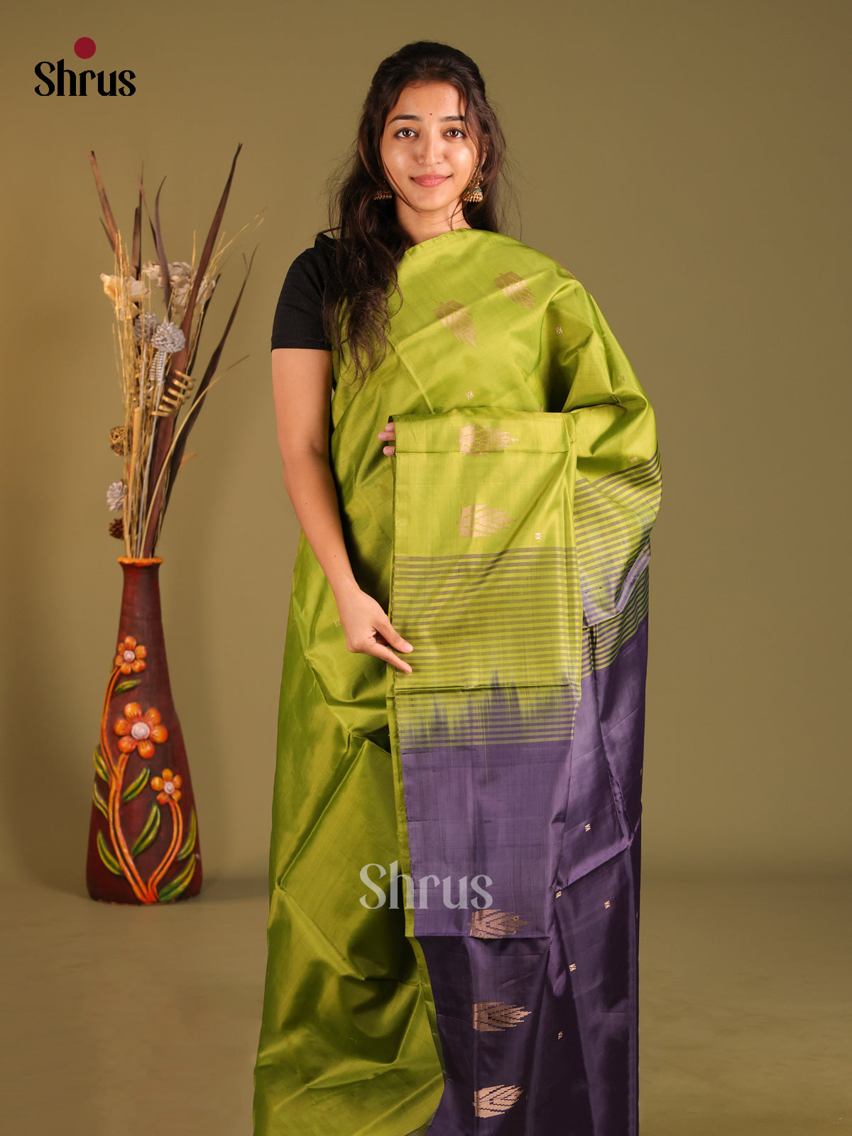Leaf Green & Blue - Banana Pith without blouse Saree