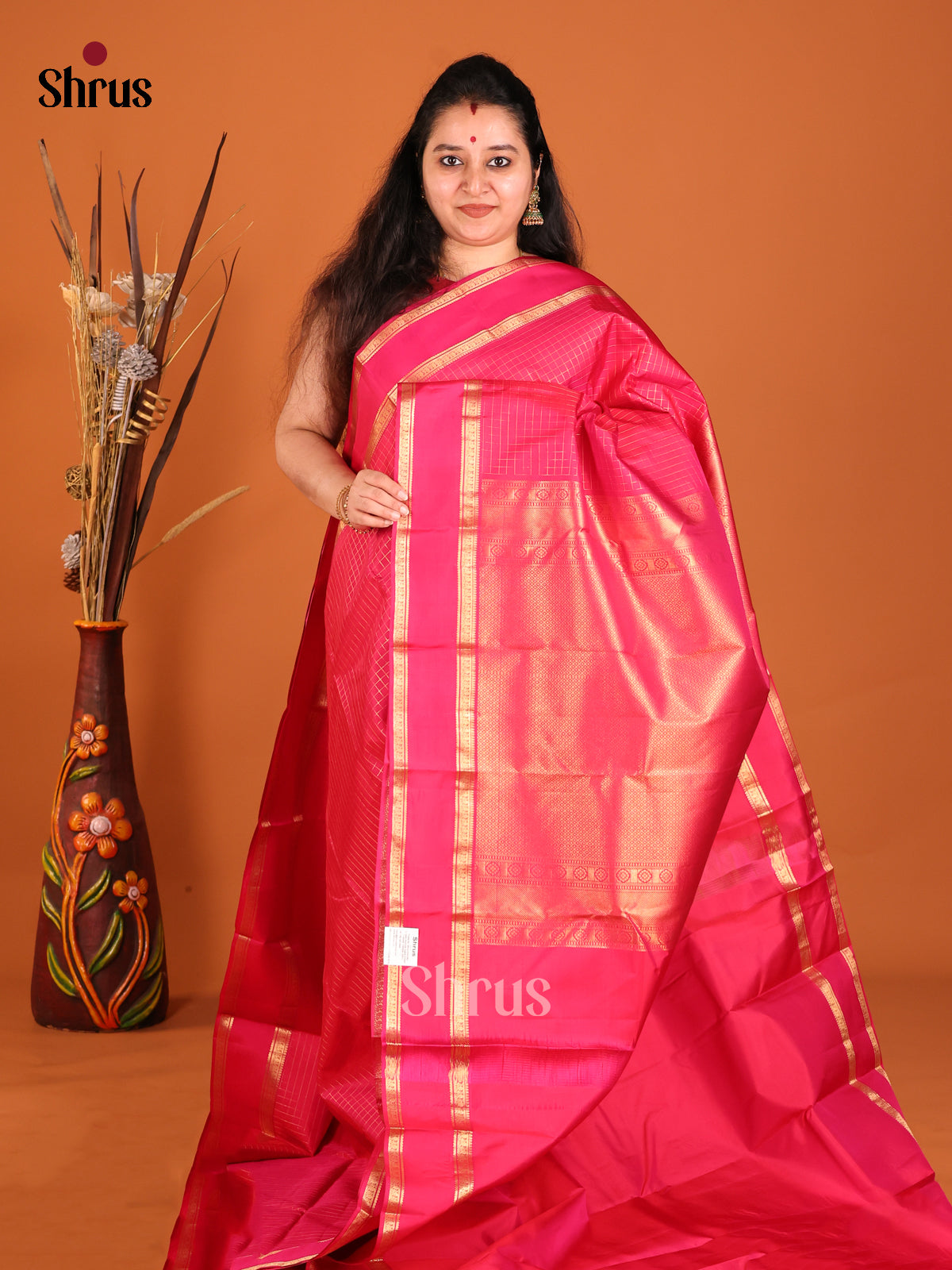 Red single tone Kanchipuram Silk Saree with zari Checks & rettaipet border - Shop on Shrus.com