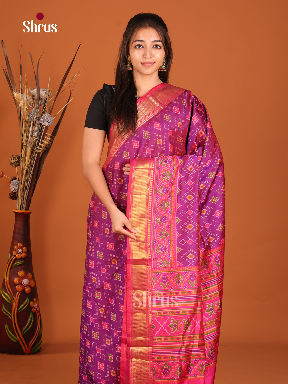 Pink with golden diamond designs Semi Patola Sareed
