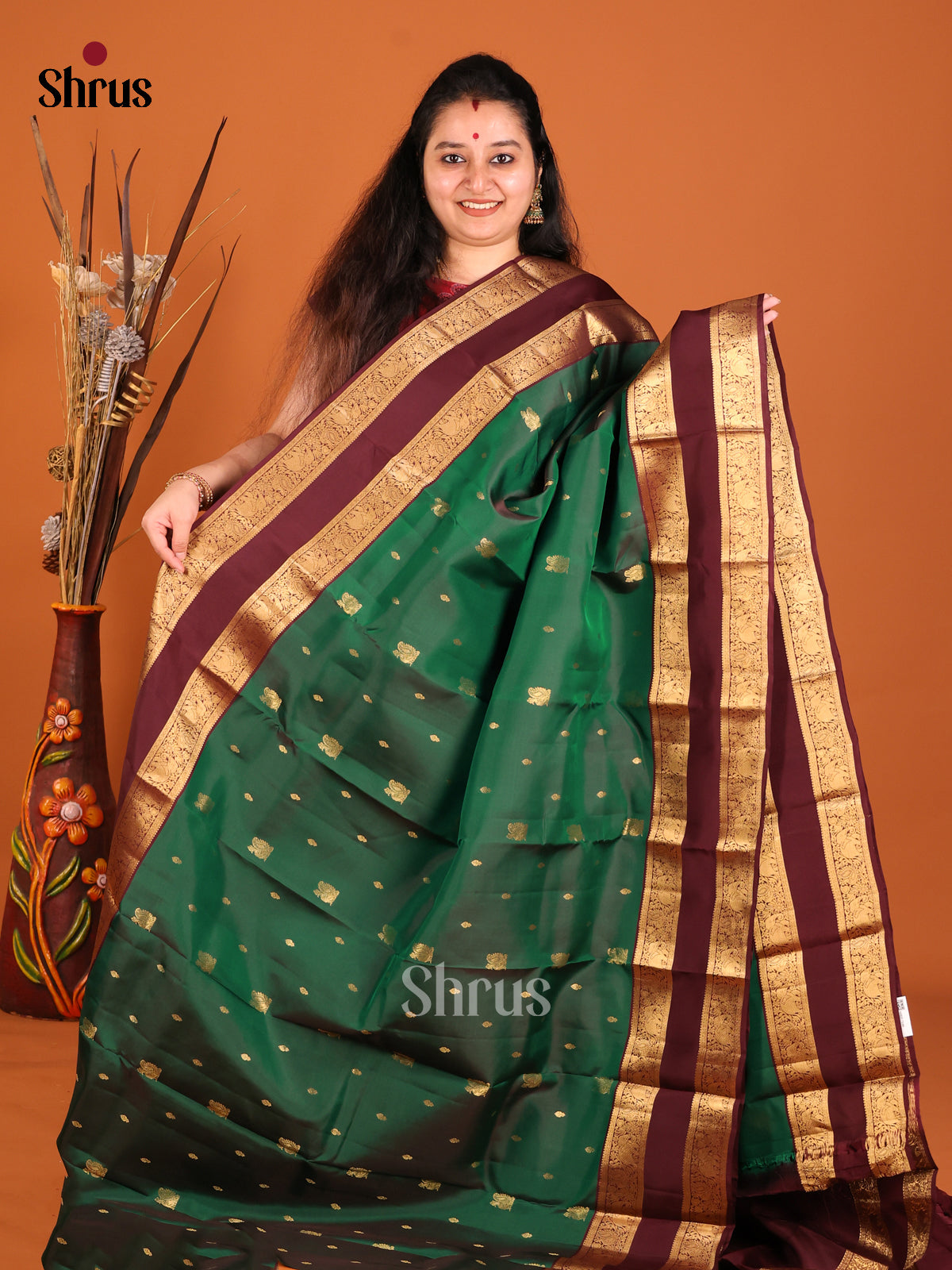 Green & Arakku Maroon - Kanchipuram-halfpure Saree - Shop on Shrus.com