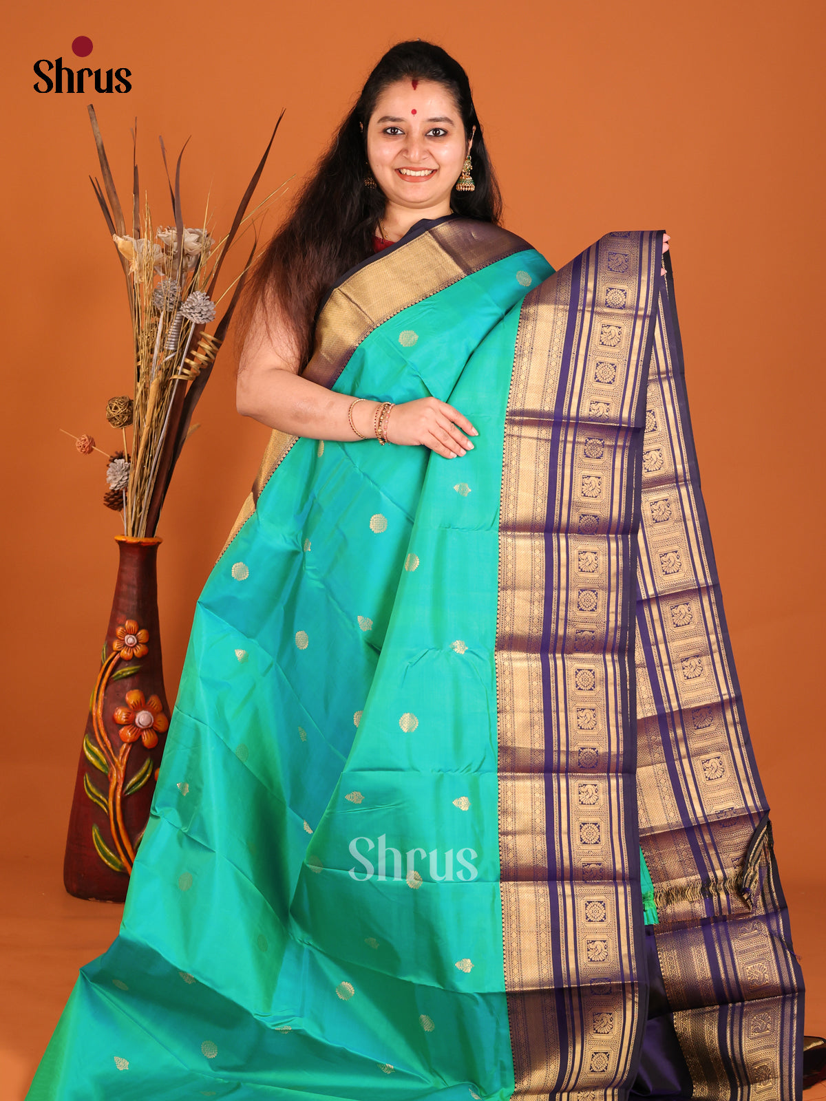 Blue and navy blue Kanchipuram Butta design Saree -1