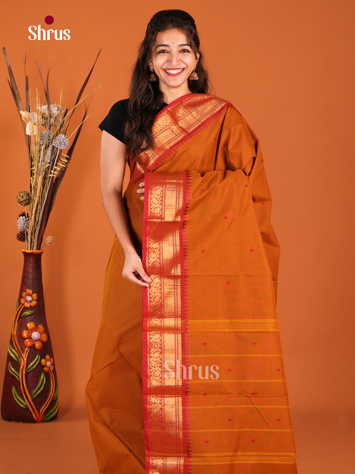 Mustad & Red - Chettinad Cotton Saree