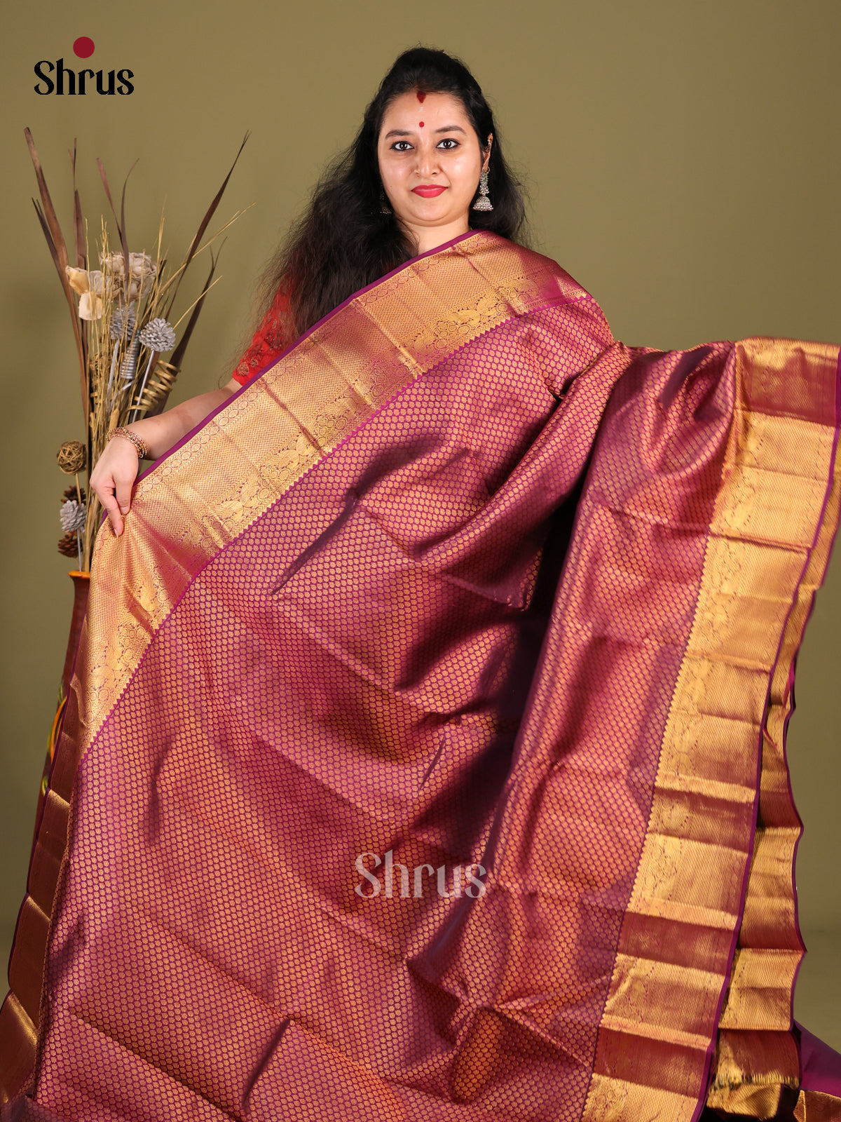 Luminous Purple Kanchipuram Saree with rich Golden BRocade Body & Zari Woven Border -1