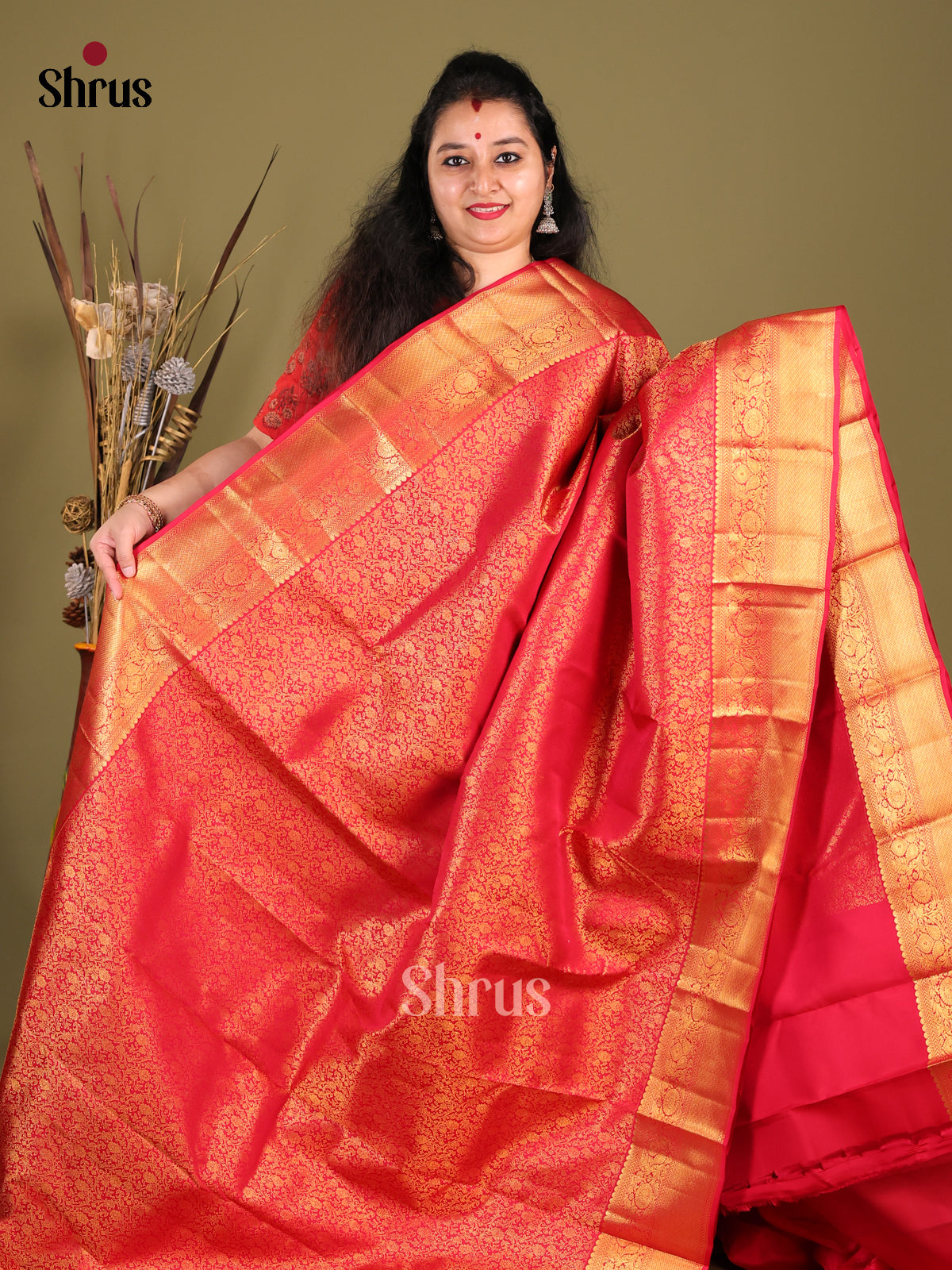Rich Orangish Pink Kanchipuram silk Saree with floral nestling brocade & Zari Border -1