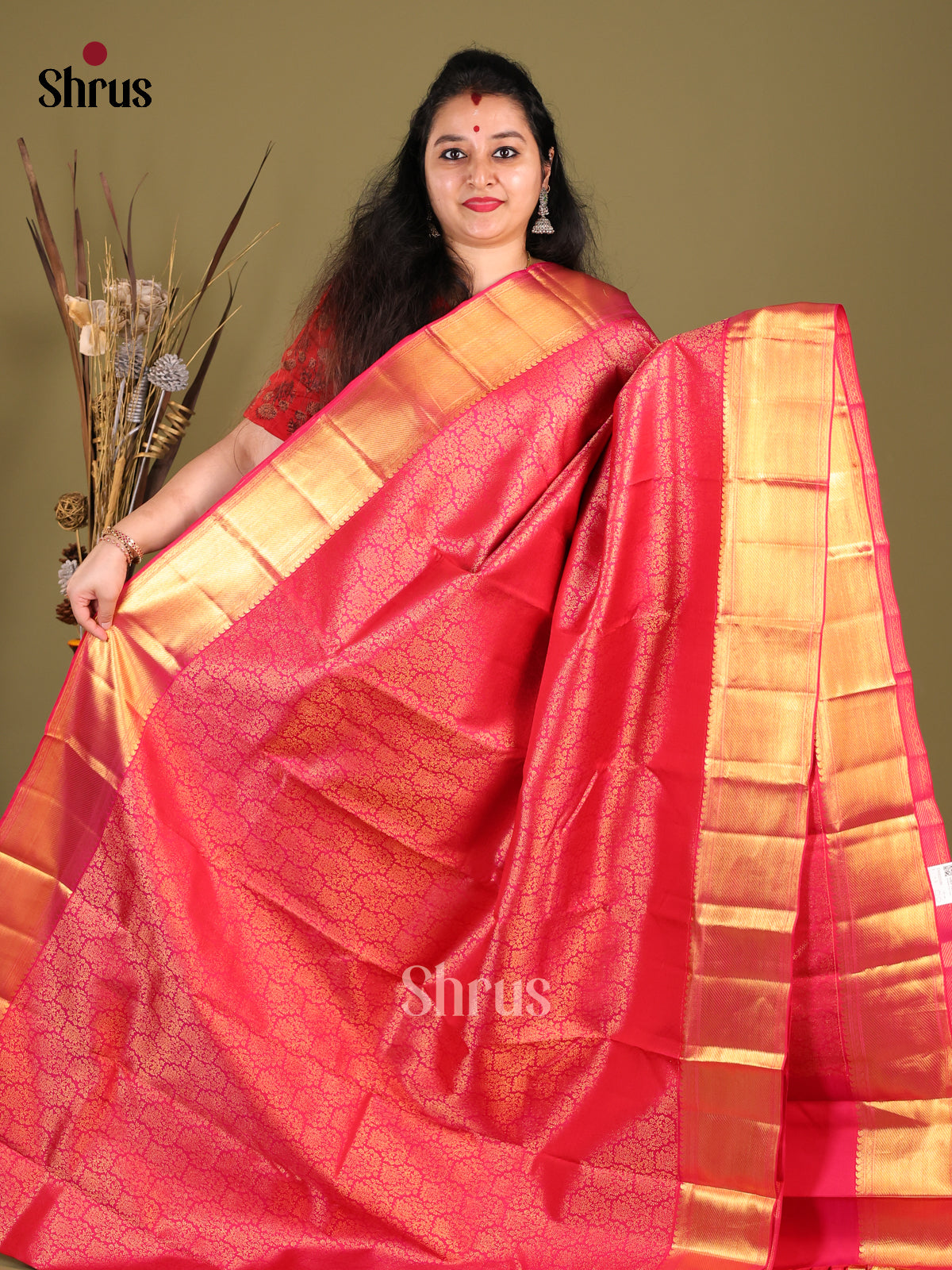 Charming Pink Kanjivaram Saree with floral nestling brocade & Zari Woven Border -1