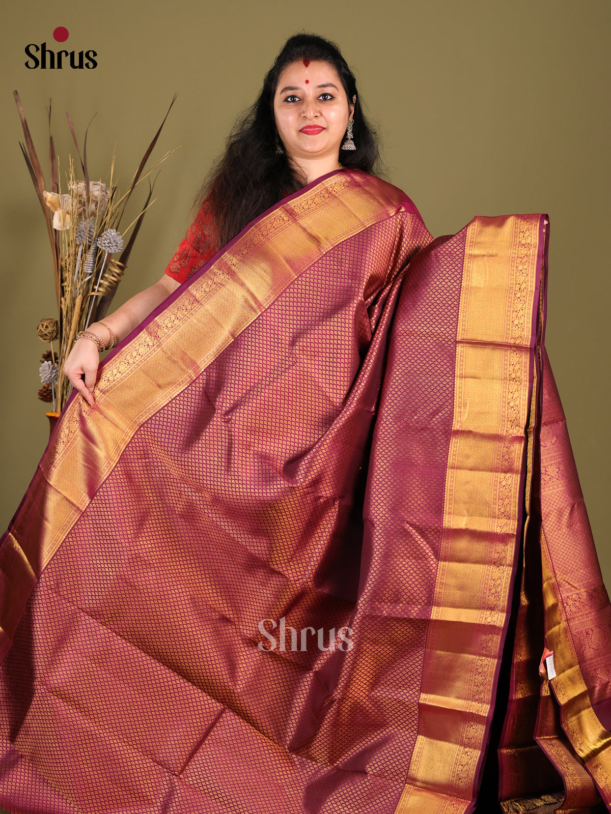 Classy Purple Kanjivaram silk Saree with Intricately Woven gold zari brocade -1