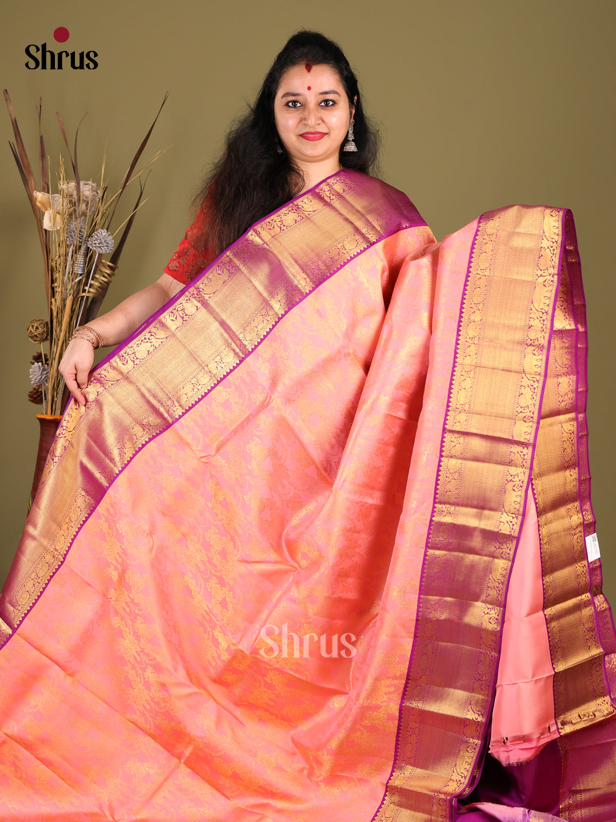 Exquisite Peach Kanjivaram Saree with gold floral brocade & Majenta Zari Woven Border -1