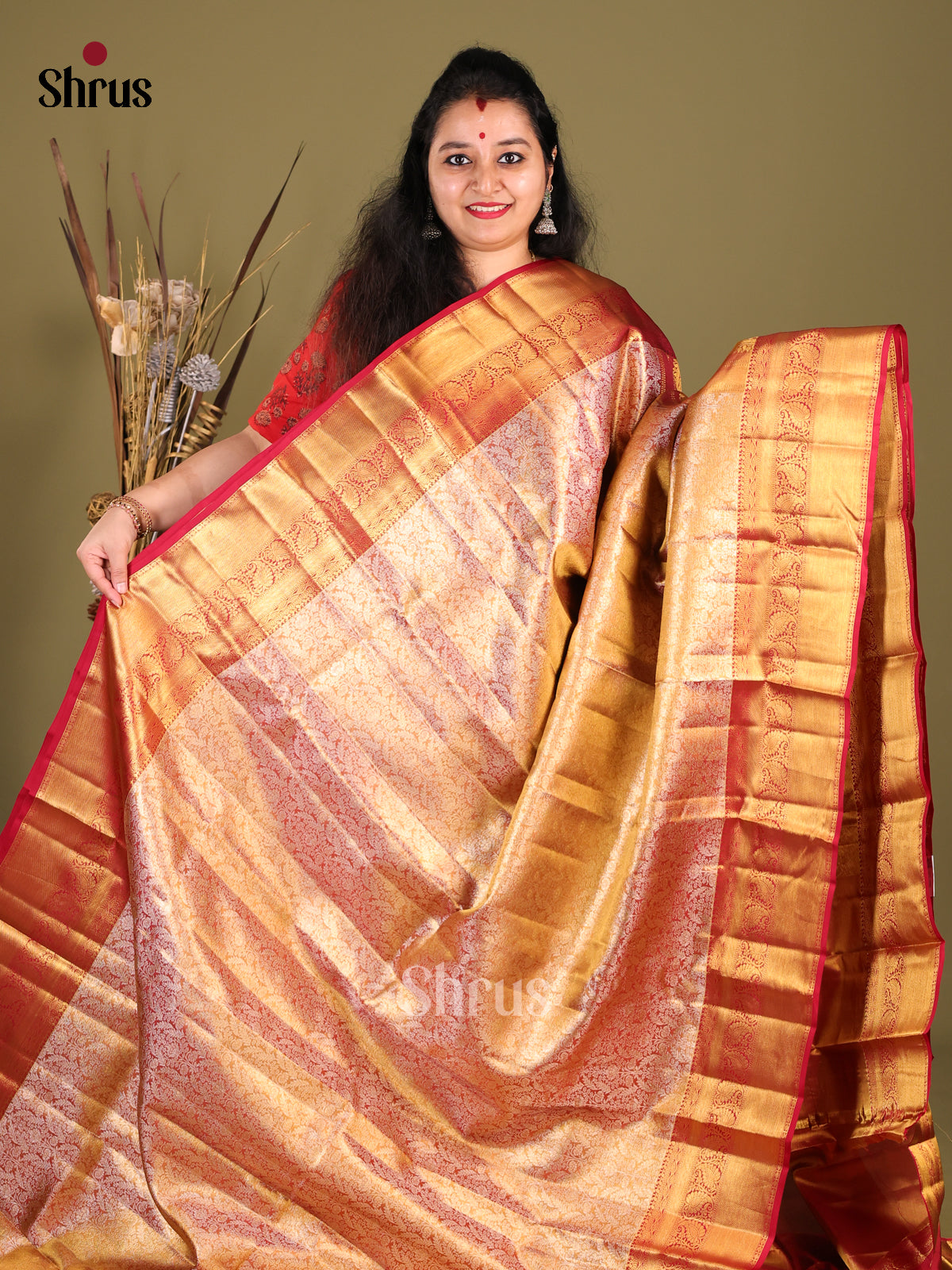 Grand Peach Kanchipuram silk Saree woven with rich Zari Brocade & red zari border -1