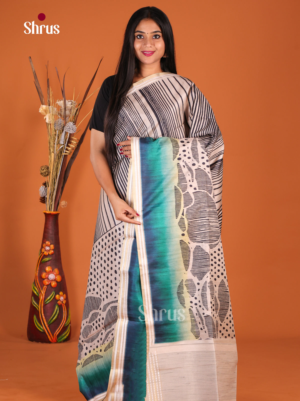 Cream & Green - Semi matka Saree