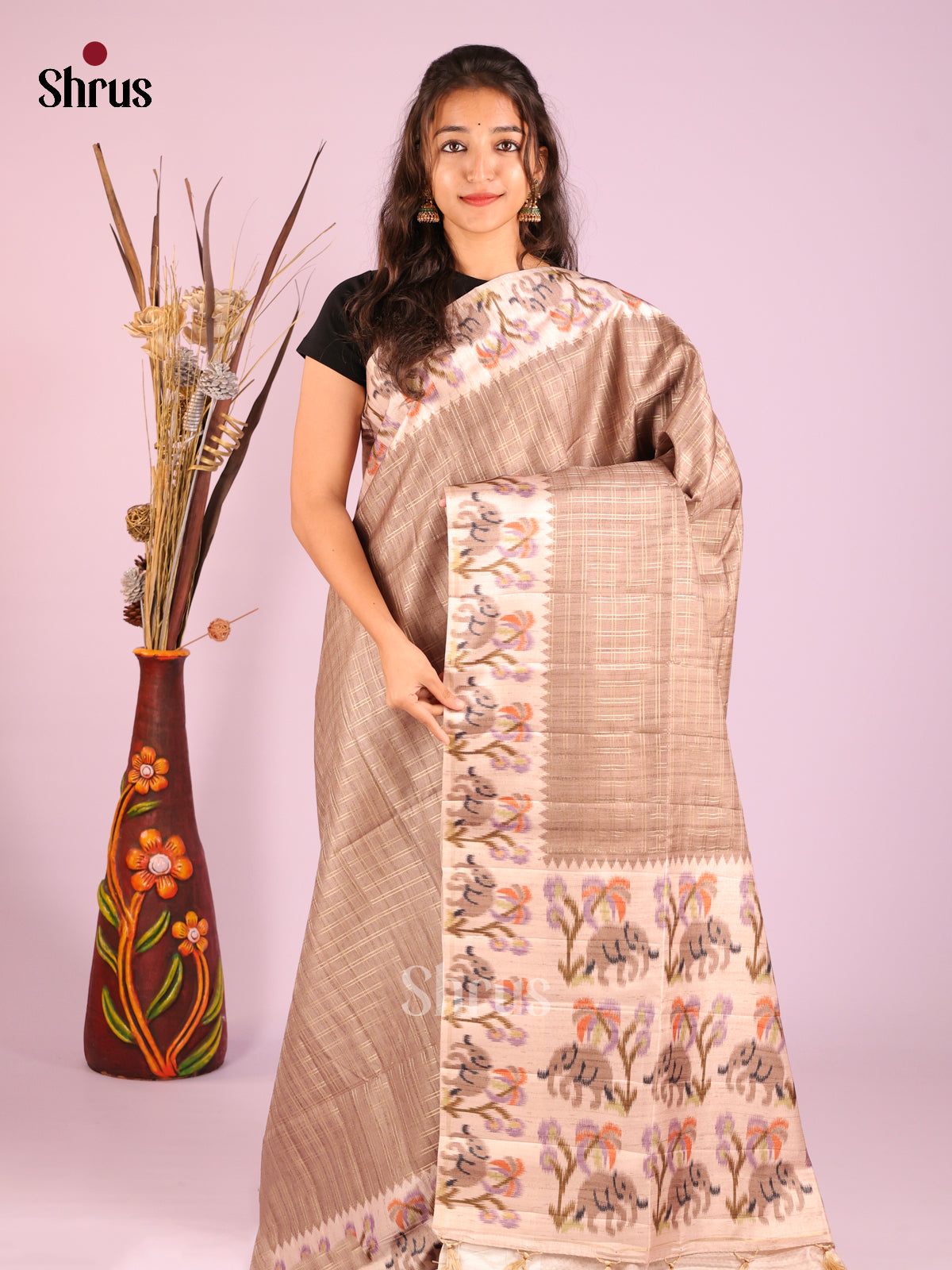 grey & Cream- Moonga Silk Saree