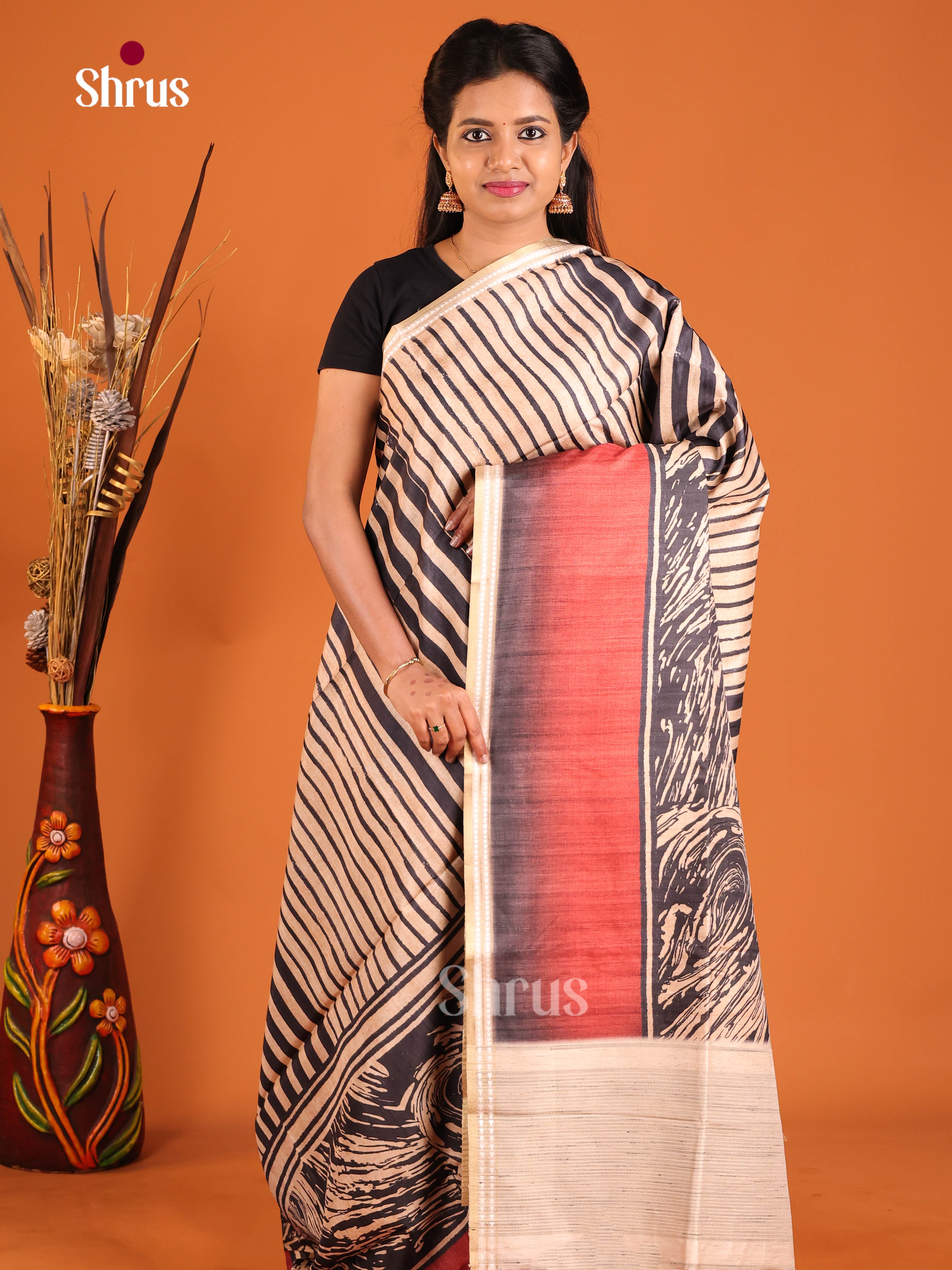 DHS28334 - Semi matka Saree