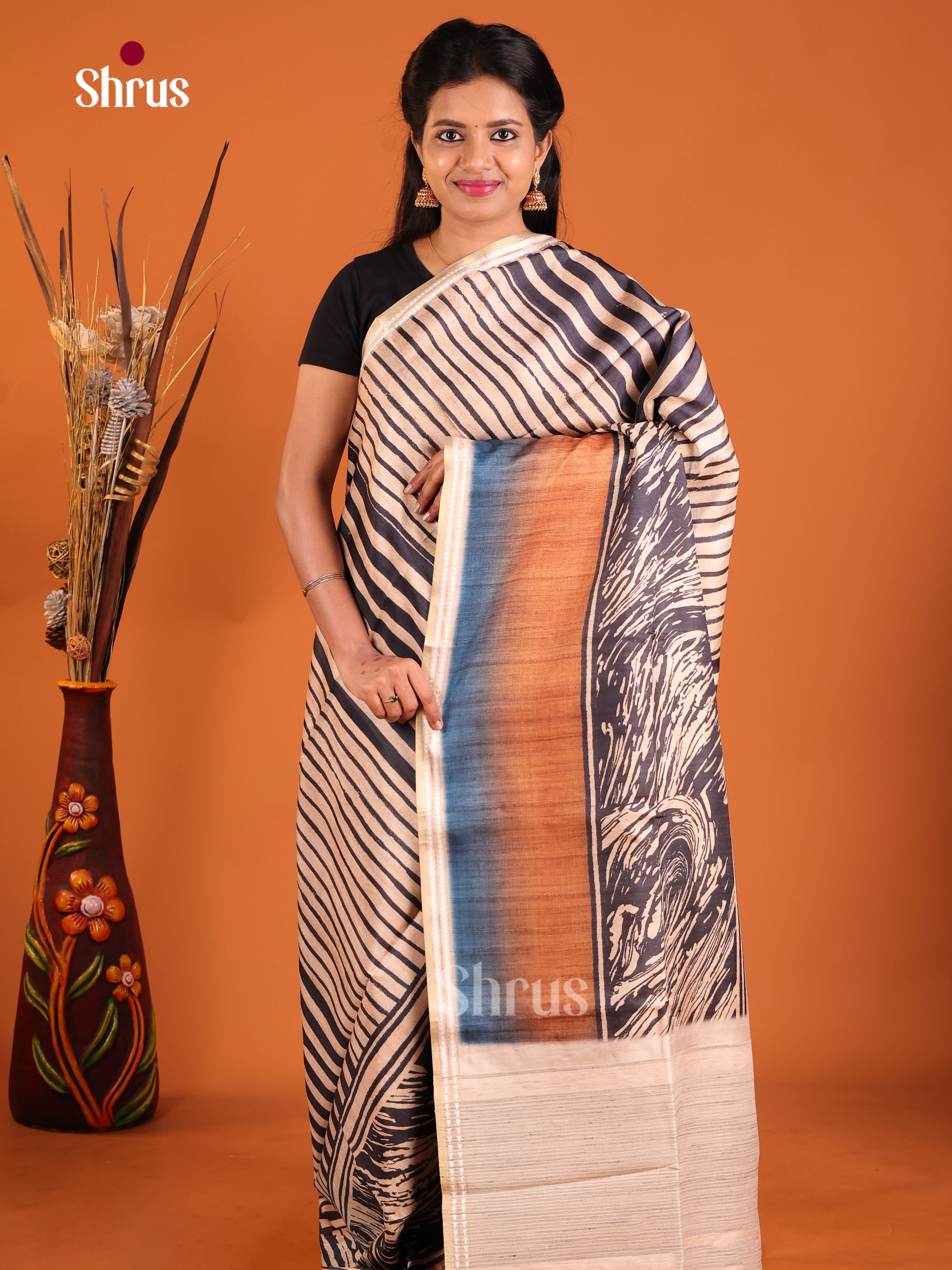 DHS28346 - Semi matka Saree