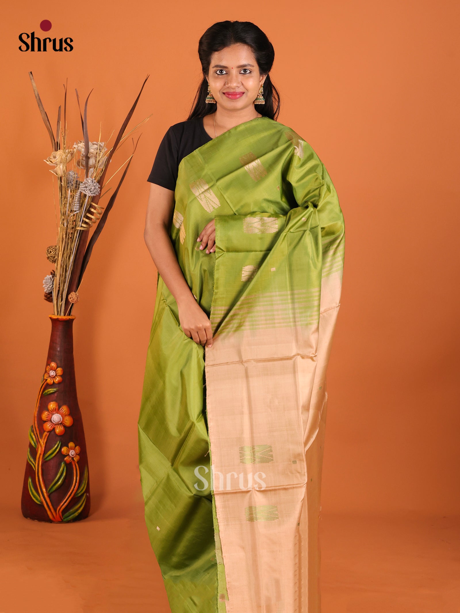 DHS29506 - Banana Pith without blouse Saree - Shop on Shrus.com