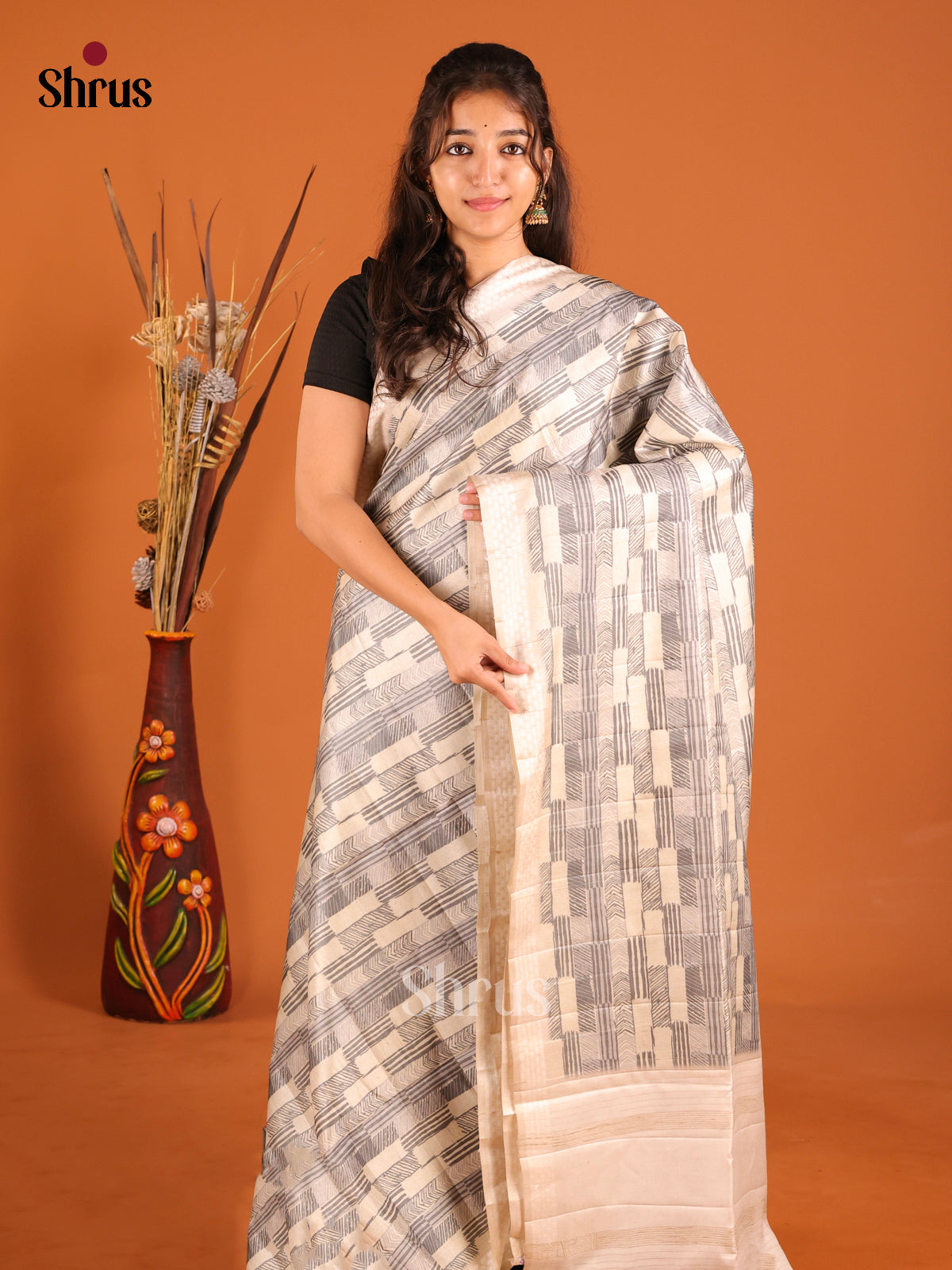 DHS30126 - Semi matka Saree