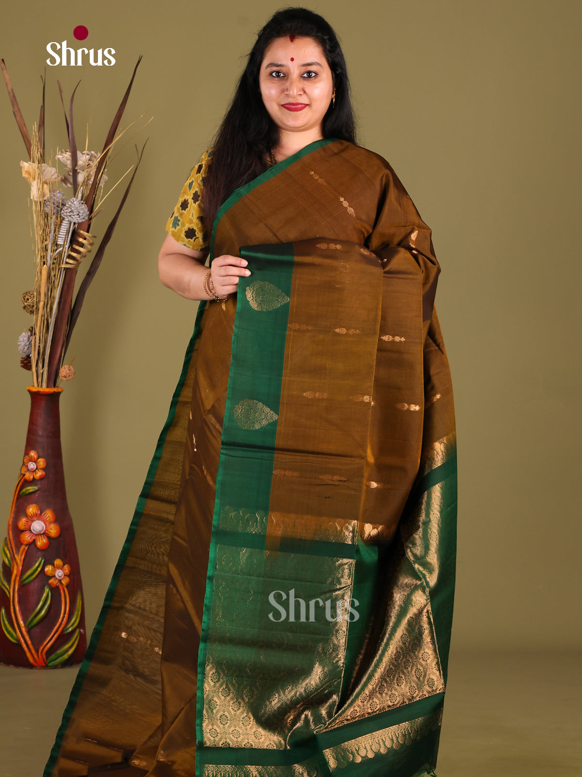 Pretty Brown Silk Cotton Saree with Zari Buttas & Green Zari Pallu - Shop on Shrus.com