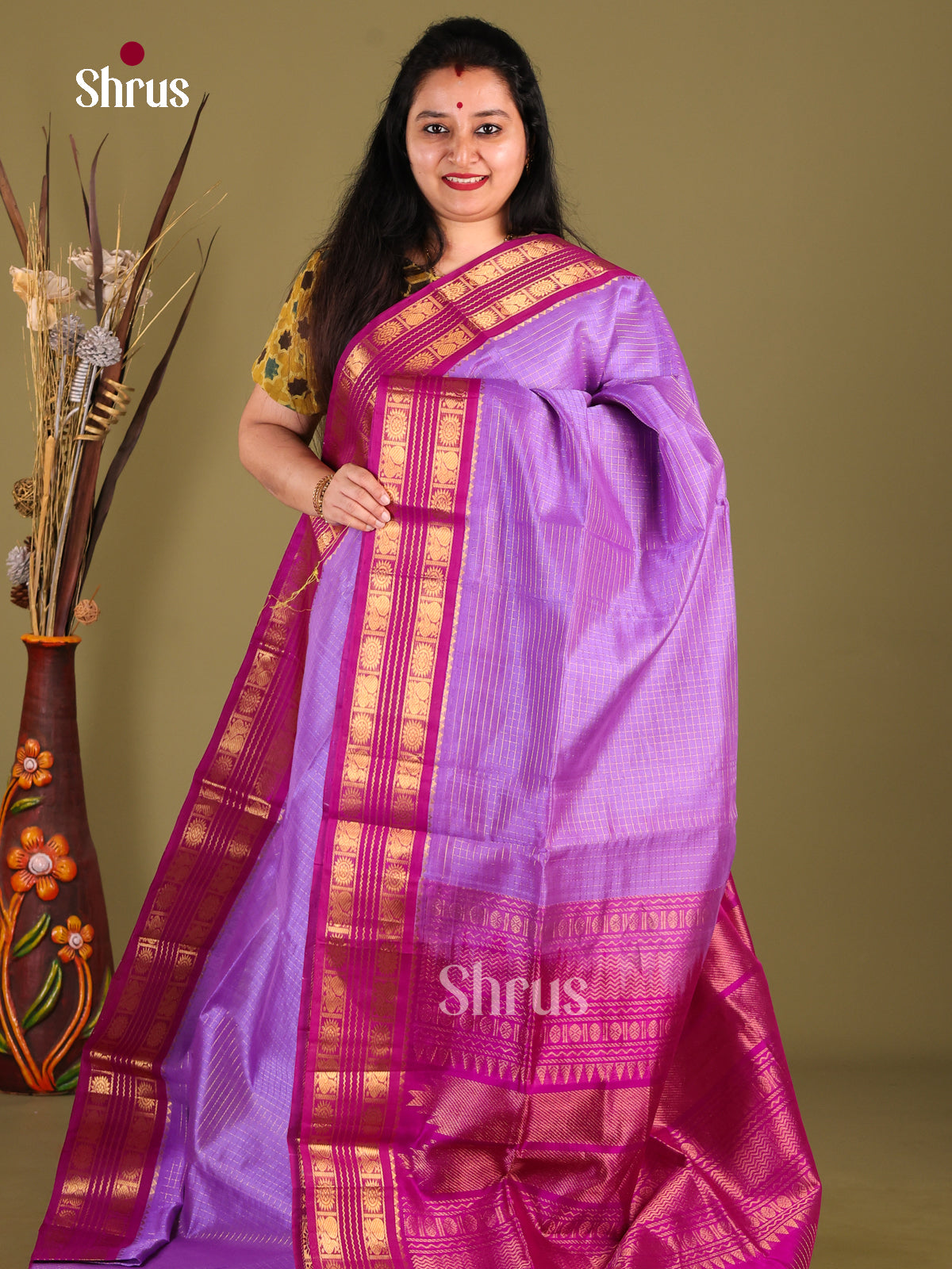 Timeless Lavender Silk Cotton Saree With Checks & Purple Korvai Zari Border - Shop on Shrus.com