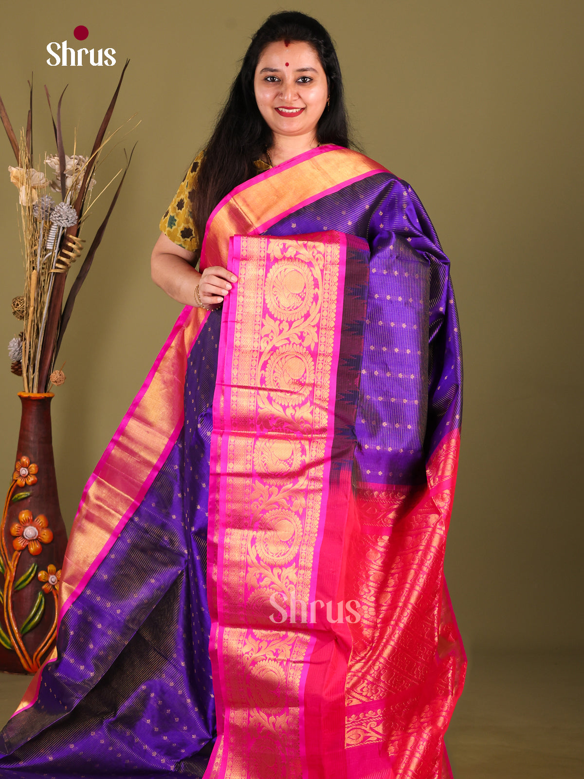DIS01045 - Korvai-kattams Saree - Shop on Shrus.com