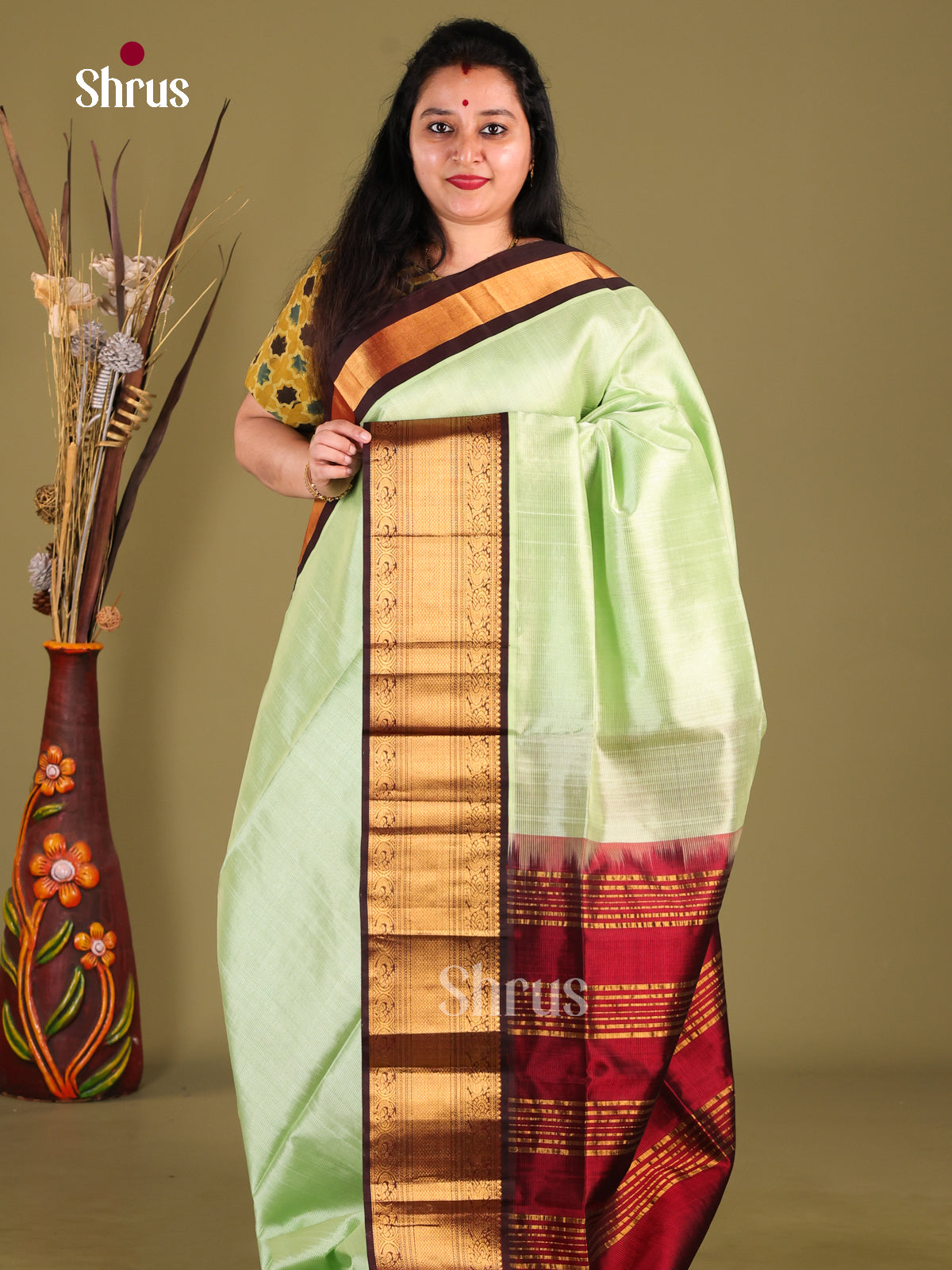 Pretty Pista Green Silk Cotton Saree With Brown Korvai Zari Woven Border - Shop on Shrus.com