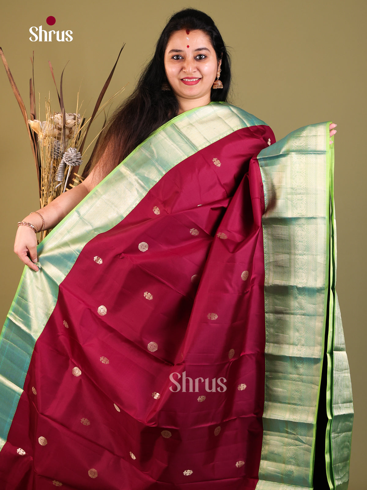 maroon and green Kanchipuram Butta design Saree -1