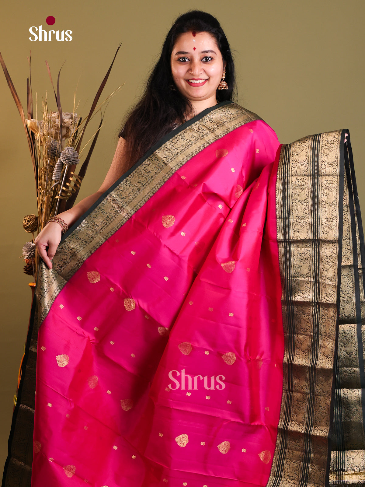 pink and black Kanchipuram Butta design Saree -1