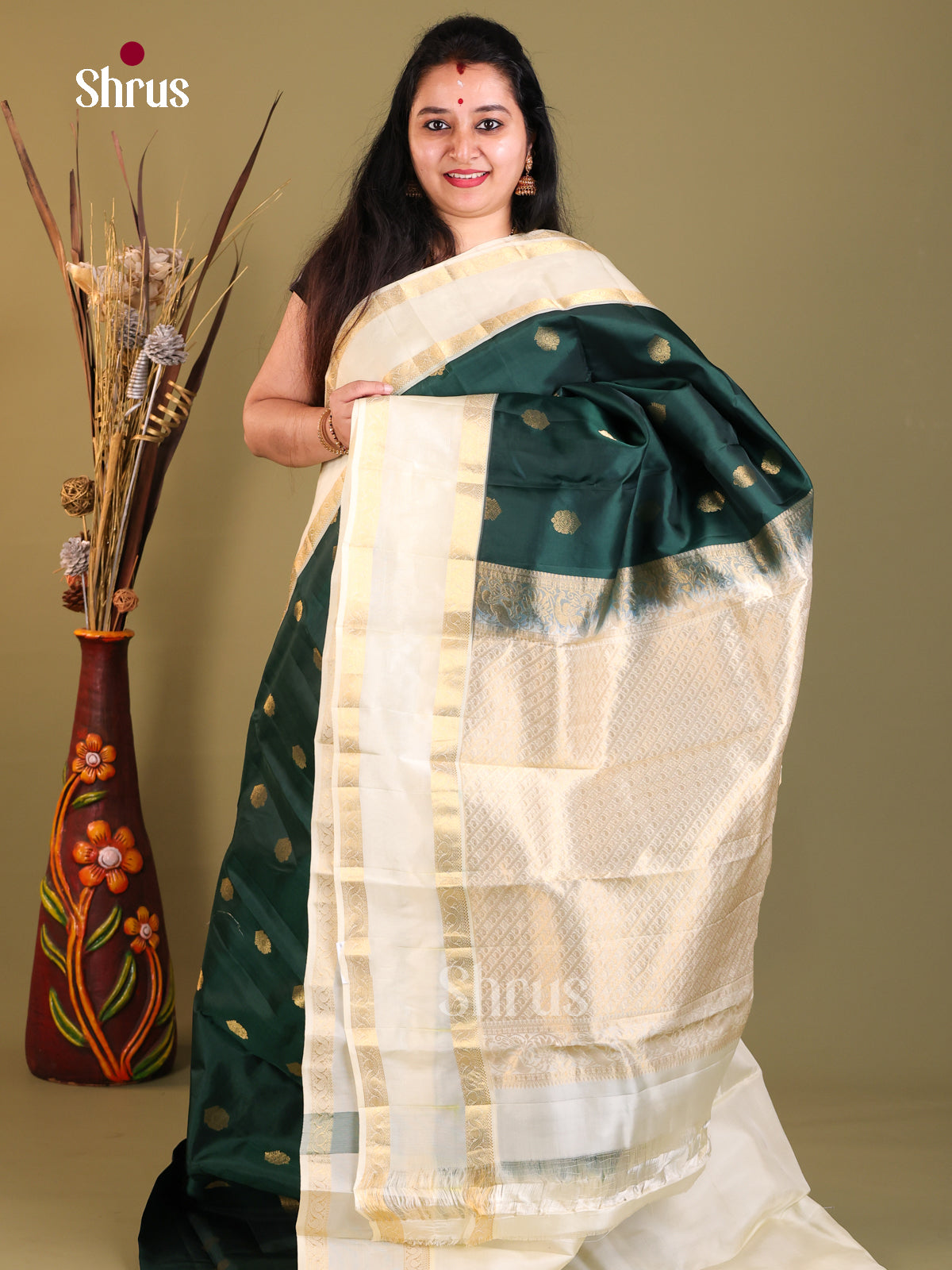 Dark Green & Cream - Kanchipuram-halfpure Saree - Shop on Shrus.com