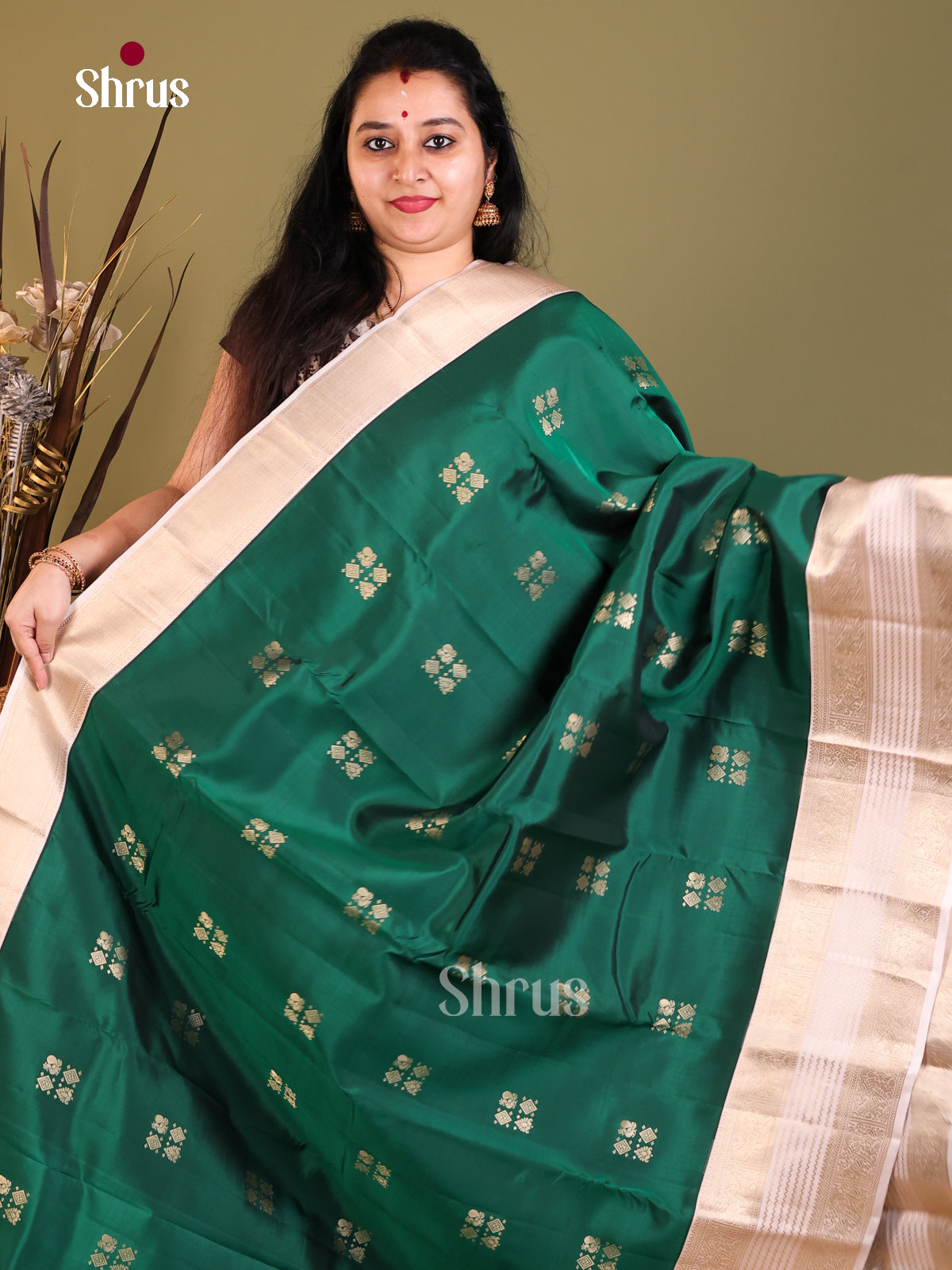 Green & Cream- Kanchipuram-halfpure Saree - Shop on Shrus.com